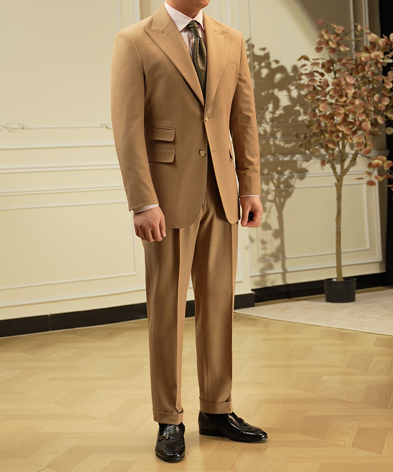 スリムフィット シングルブレスト ワイドカラー ピークドラペル 2つボタン チェンジポケット 機能性抜群 シワになりにくい クラシック エレガント セットアップ