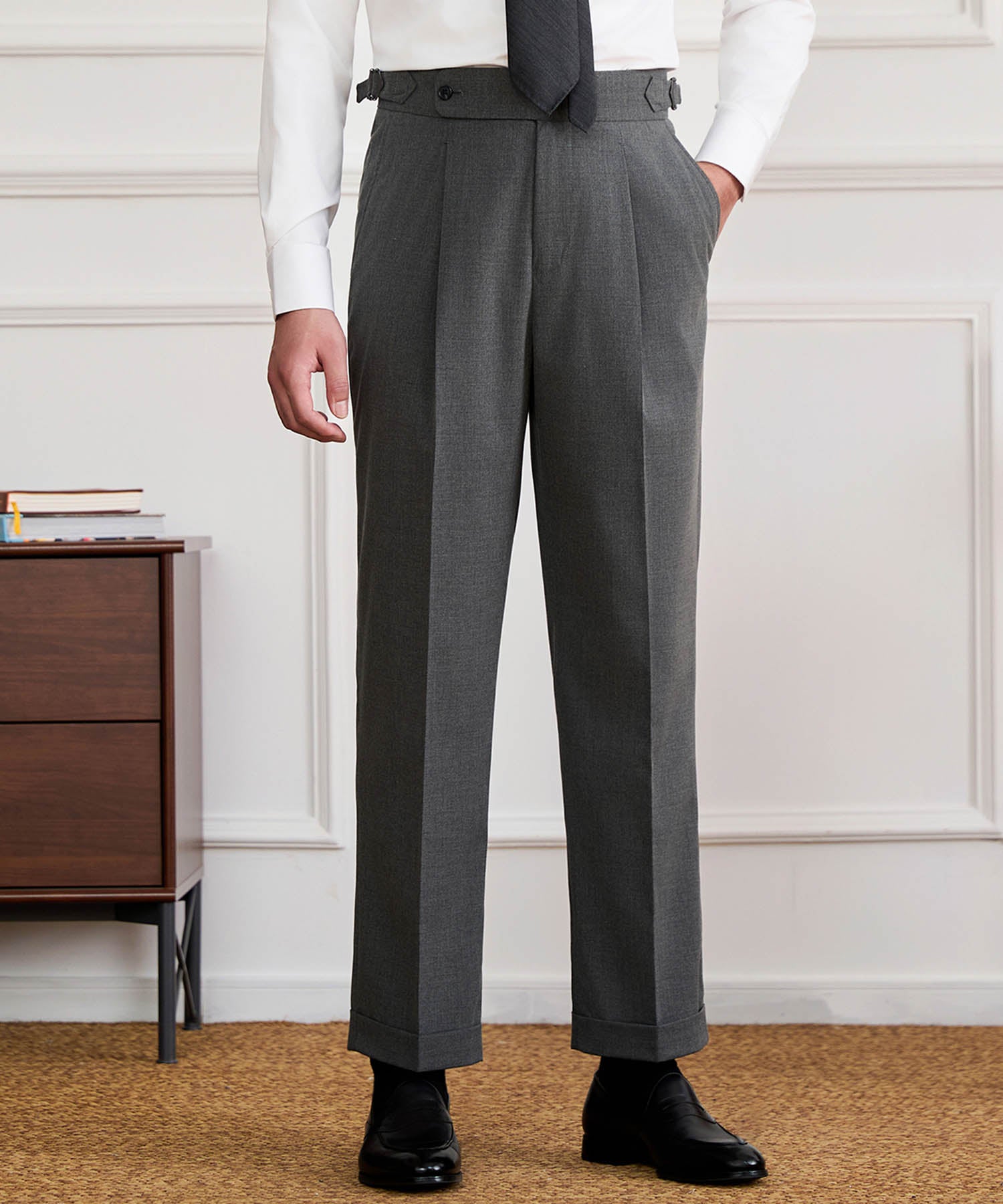 【NEW ITEM】スリムフィット 1つボタン ウエストサイドベルト ベルトレス サイズ調整可能 タック クリース シワになりにくい ダブル トラウザー パンツ スラックス ズボン