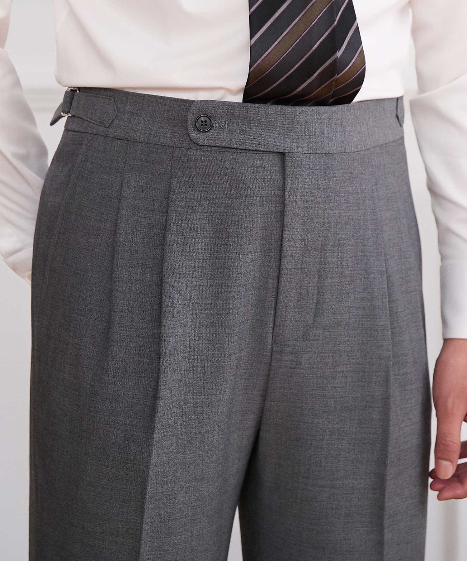 【NEW ITEM】スリムフィット 1つボタン ウエストサイドベルト サイズ調整可能 ウール 異素材 クラシック ツータック クリース シワになりにくい ダブル トラウザー パンツ スラックス ズボン