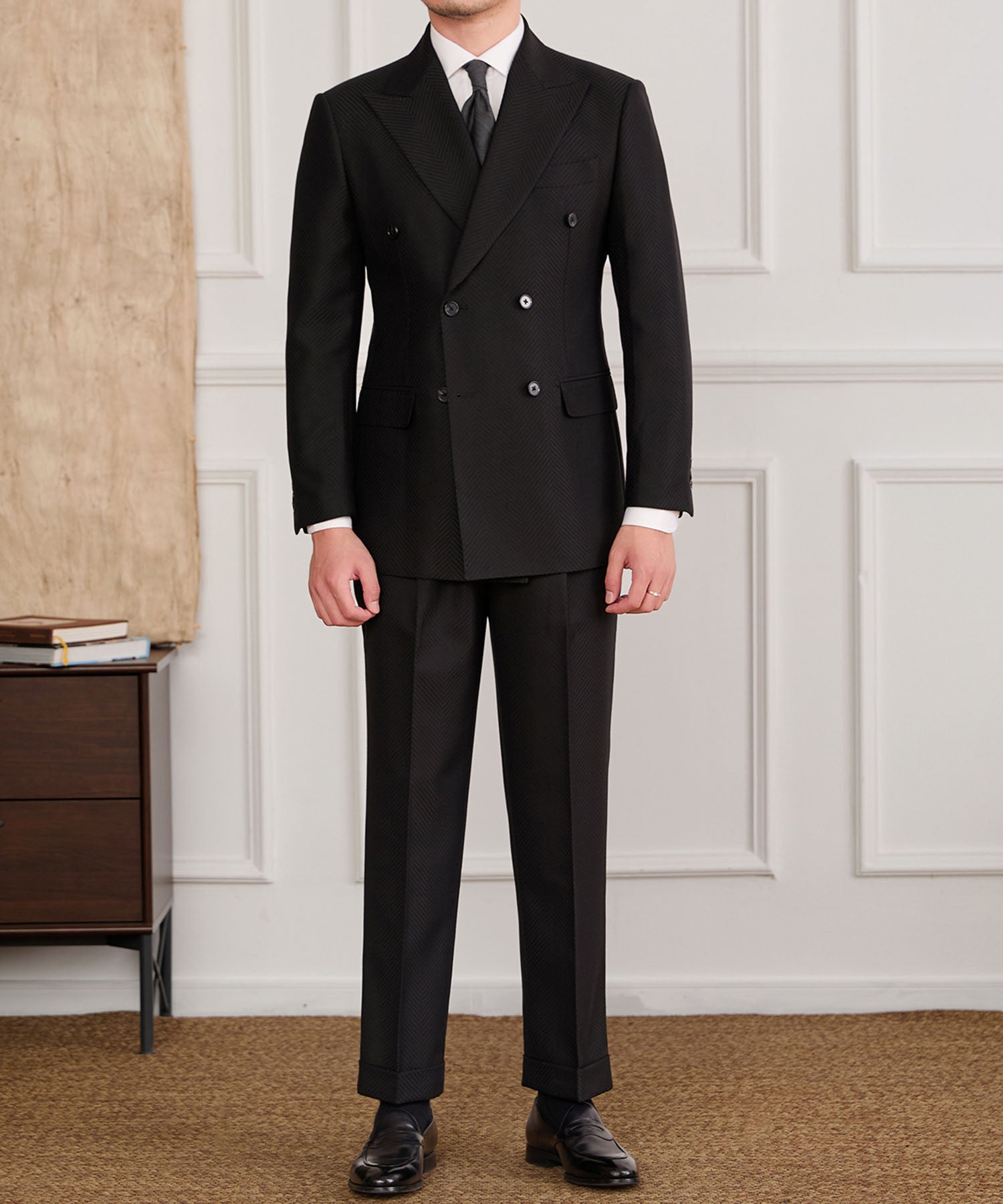 【NEW ITEM】スリムフィット ダブルブレスト 6つボタン ピークドラペル フラップポケット 織柄 クラシック スタンダード 機能性抜群 シワになりにくい エレガント セットアップ