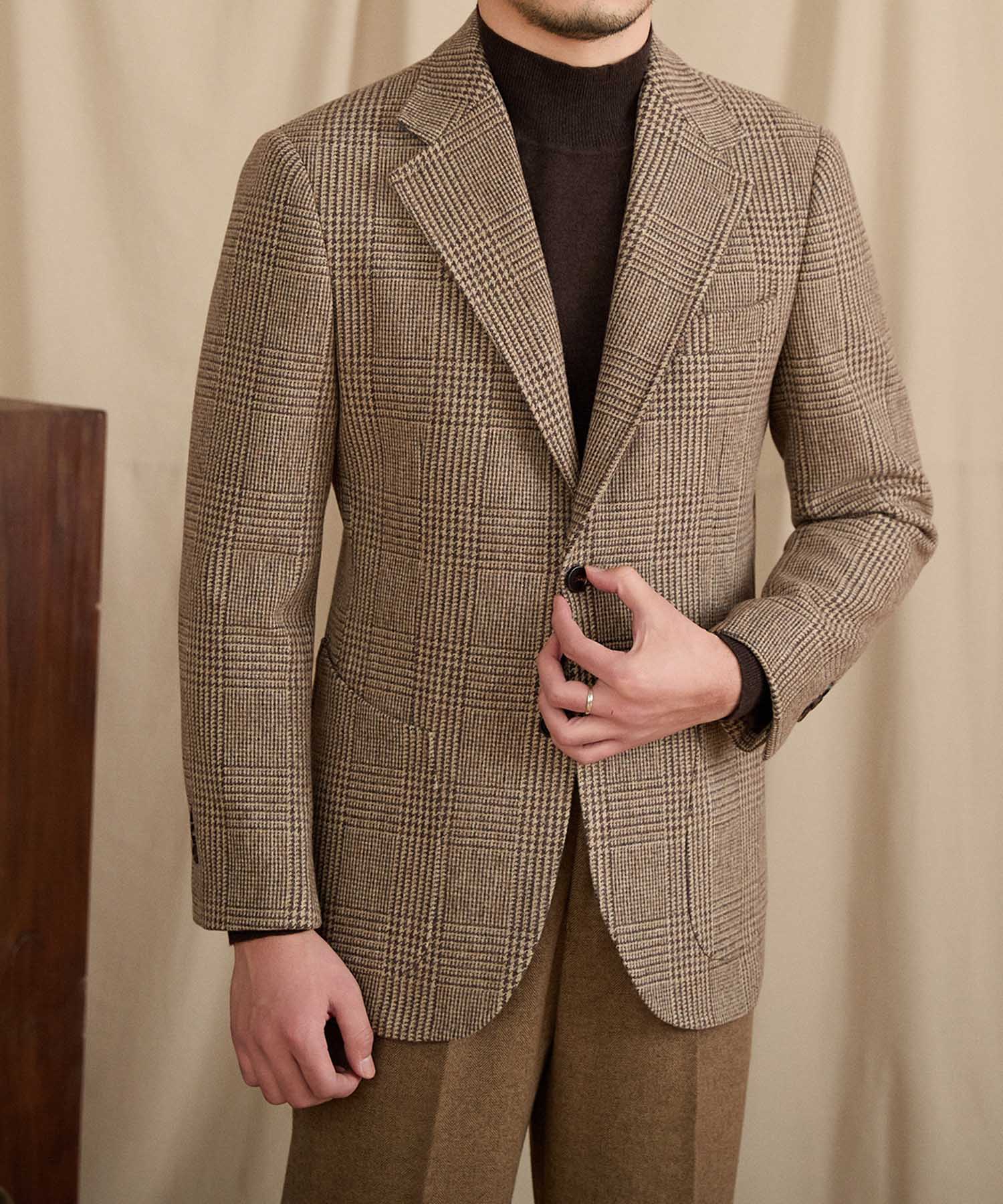 【NEW ITEM】スリムフィット ダブルブレスト 6つボタン ウール 天然素材 ピークドラペル 玉縁ポケット チェンジポケット ピンストライプ クラシック スタンダード 機能性抜群 シワになりにくい エレガント テーラード ジャケット