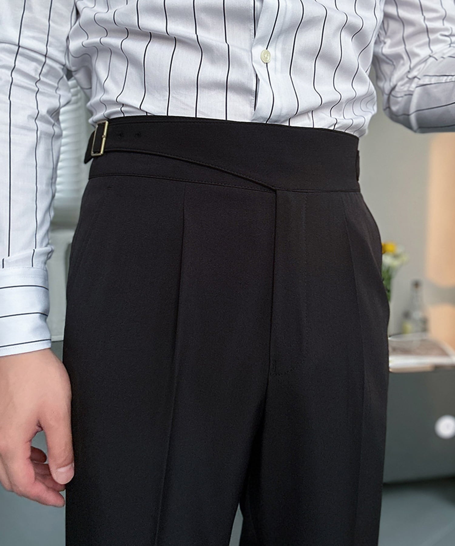 レギュラーフィット 両サイドベルト ラップウエスト サイズ調整可能 メンズ ストレート トラウザー パンツ シワになりにくい エレガント スラックス ズボン