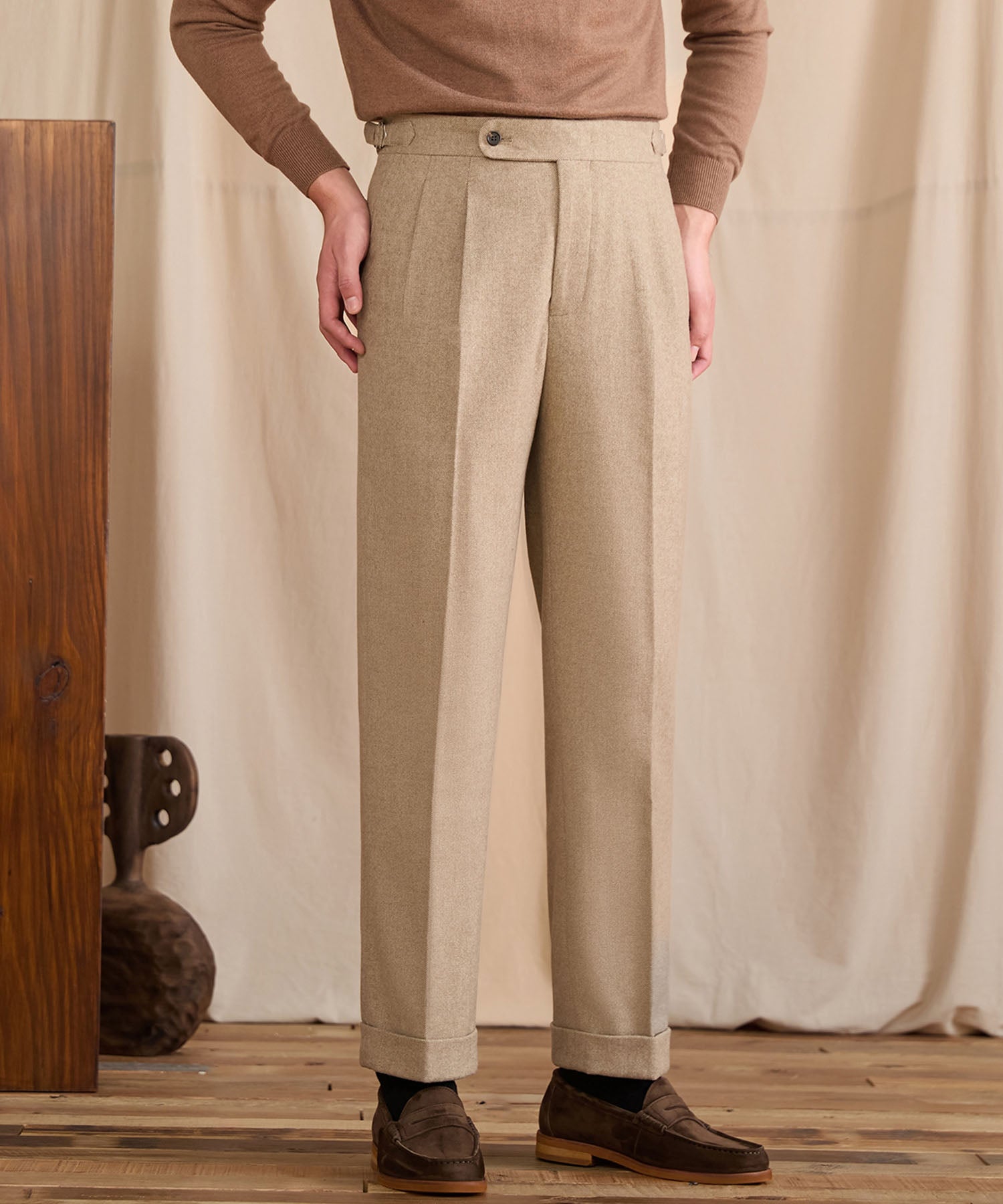 【COMING SOON】スリムフィット 1つボタン ウエストサイドベルト サイズ調整可能 ウール 保温性抜群 ツータック クリース シワになりにくい ダブル トラウザー パンツ スラックス ズボン