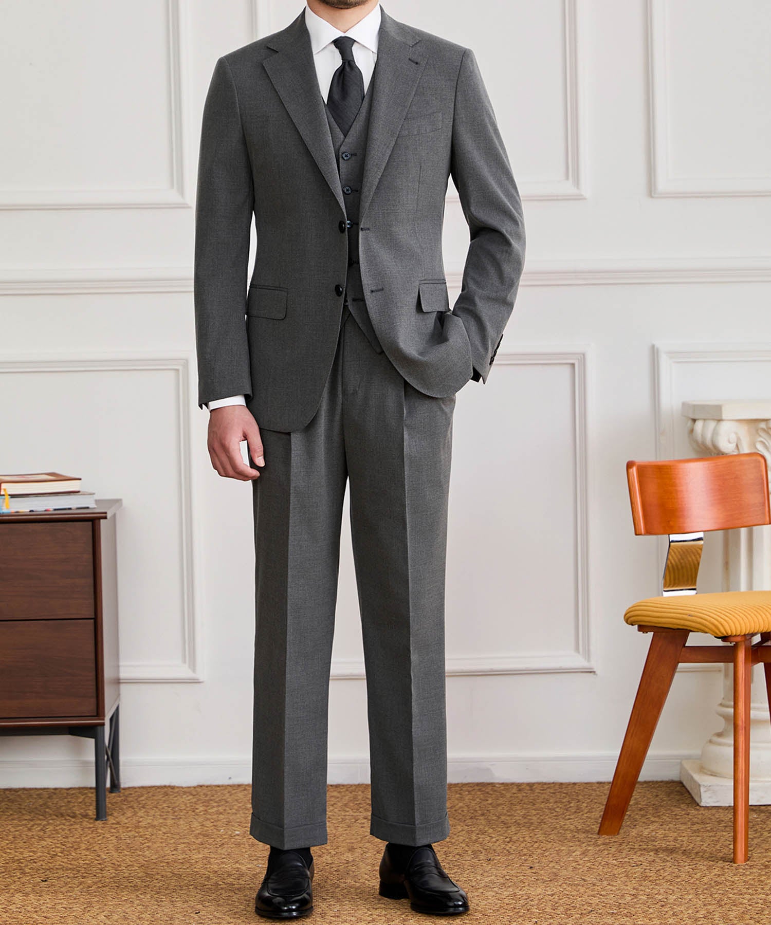 【NEW ITEM】スリムフィット シングルブレスト ノッチドラペル ベーシック スタンダード 機能性抜群 シワになりにくい エレガント スリーピース セットアップ
