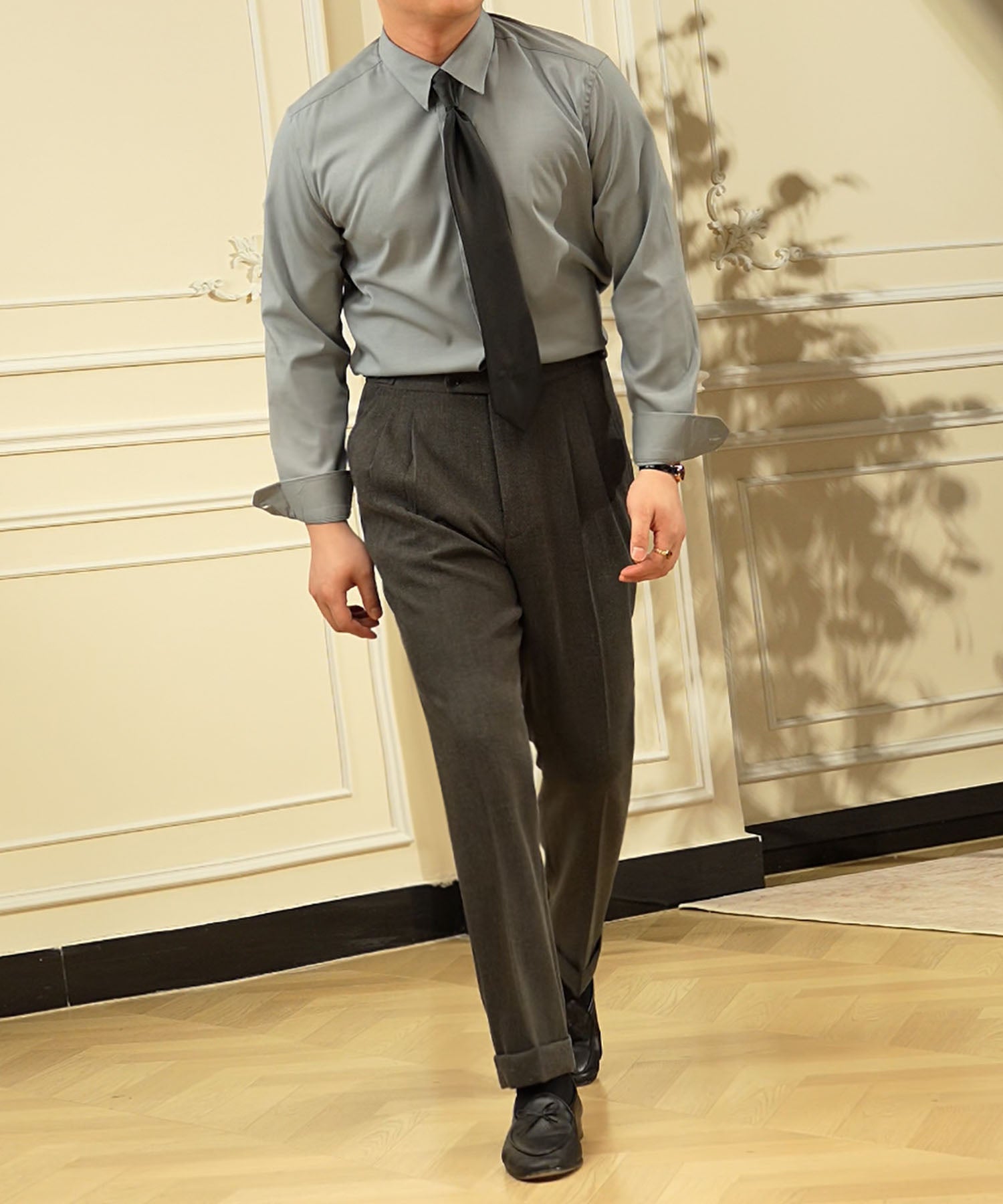 【NEW ITEM】スリムフィット 無地 機能性抜群 シワになりにくい 清潔感 ロングスリーブ ミニマル エレガンス シャツ