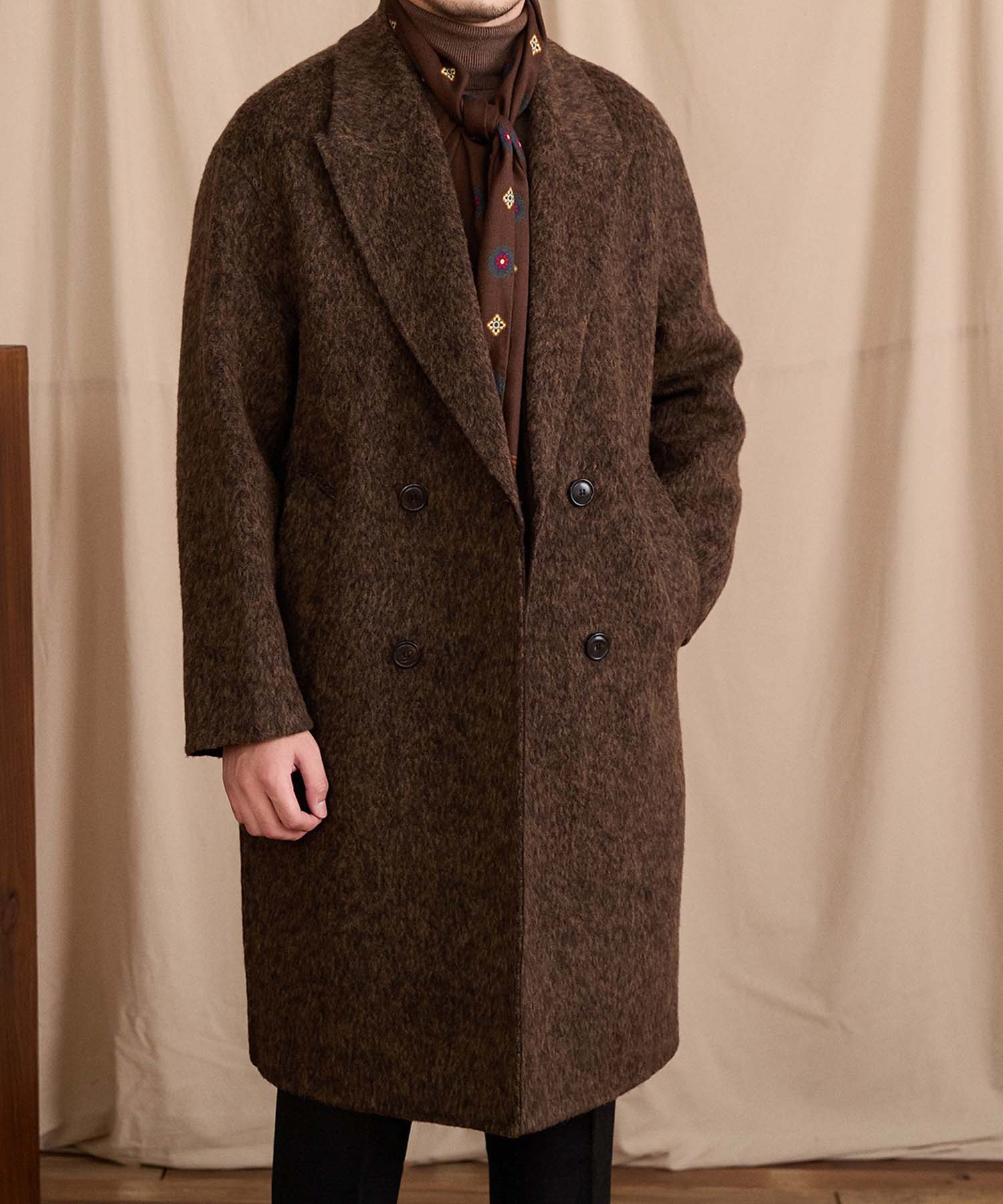 【NEW ITEM】レギュラーフィット ダブルブレスト 4つボタン ウール 天然素材 機能性抜群 防風性 シワになりにくい クラシック アウター ロング コート