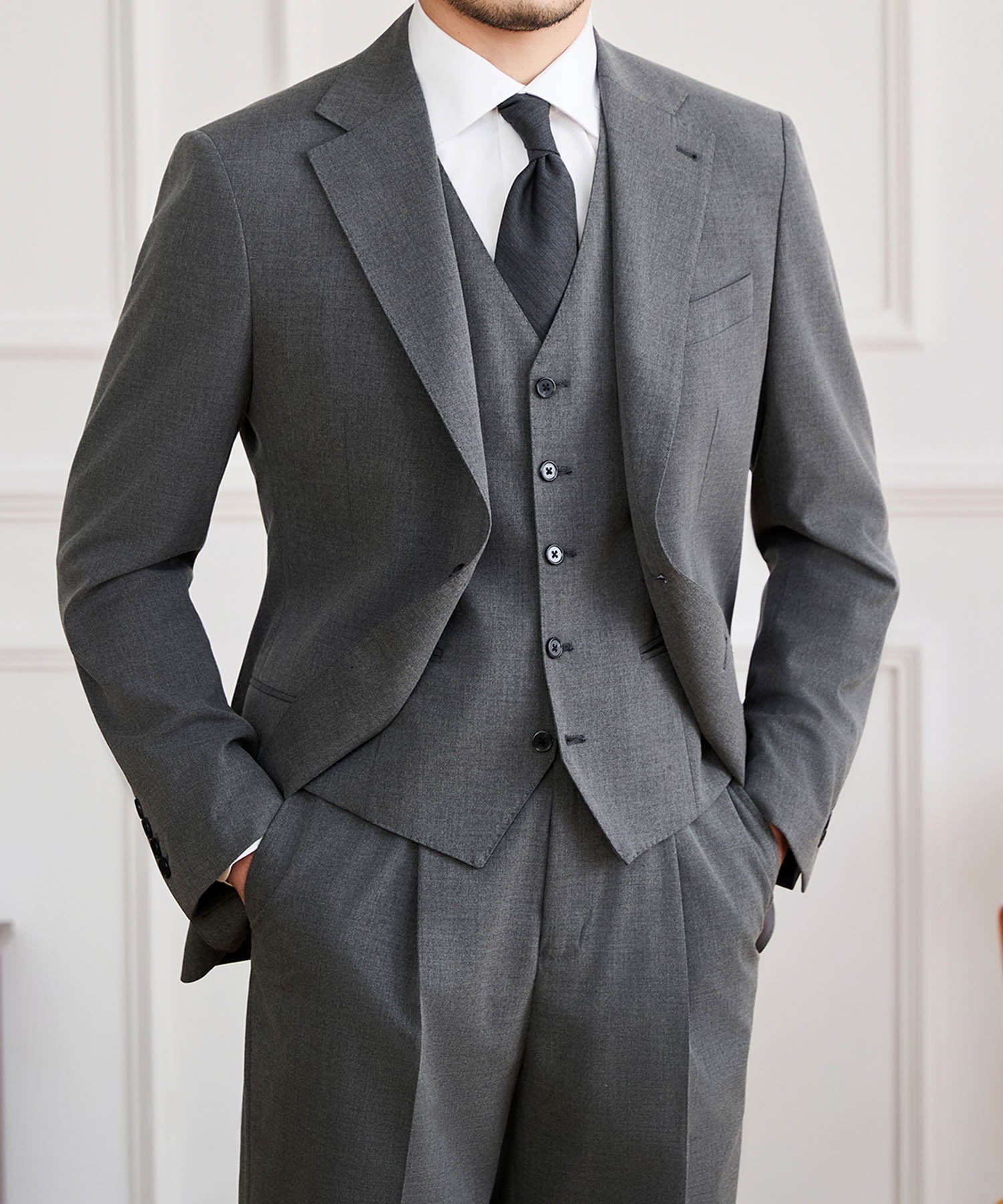 【NEW ITEM】スリムフィット シングルブレスト ノッチドラペル ベーシック スタンダード 機能性抜群 シワになりにくい エレガント スリーピース セットアップ