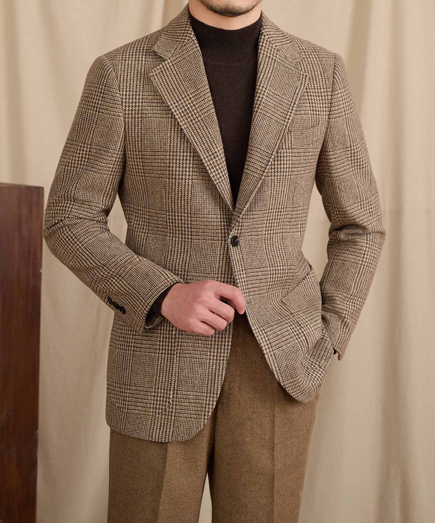 【NEW ITEM】スリムフィット ダブルブレスト 6つボタン ウール 天然素材 ピークドラペル 玉縁ポケット チェンジポケット ピンストライプ クラシック スタンダード 機能性抜群 シワになりにくい エレガント テーラード ジャケット