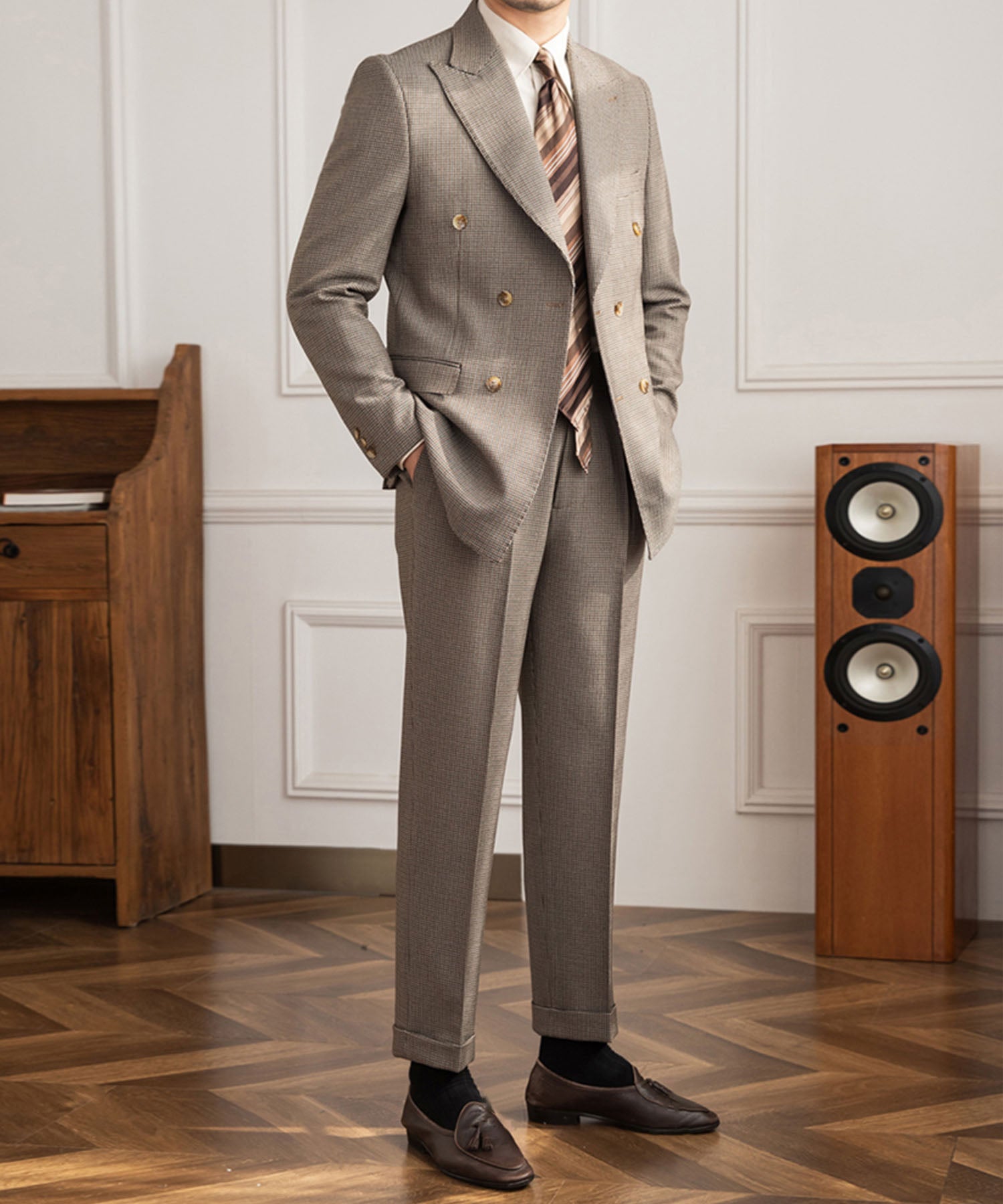 【ドラマ着用】スリムフィット ダブルブレスト 6つボタン 千鳥格子 綿 フラップポケット 胸ポケット 機能性抜群 シワになりにくい ピークドラペル エレガント テーラード セットアップ