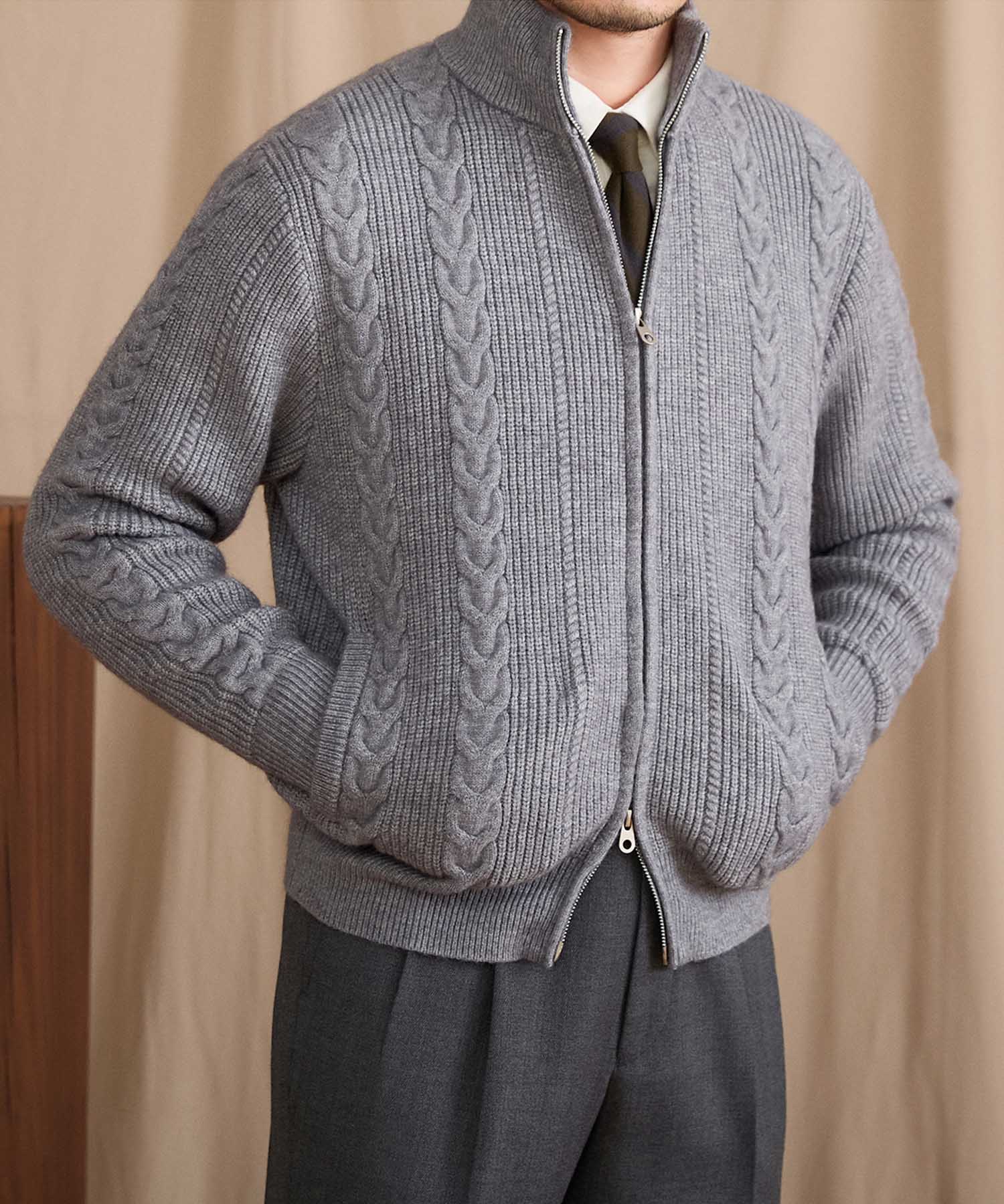 【COMING SOON】スリムフィット 2WAY 機能性抜群 オープン ジップ ケーブル編み シワになりにくい 清潔感 トップス リブ ニット セーター