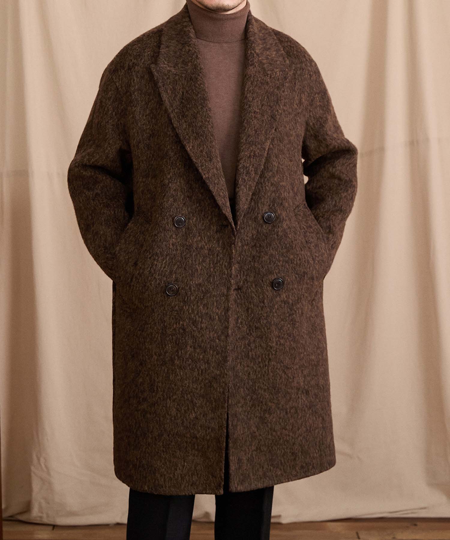 【NEW ITEM】レギュラーフィット ダブルブレスト 4つボタン ウール 天然素材 機能性抜群 防風性 シワになりにくい クラシック アウター ロング コート