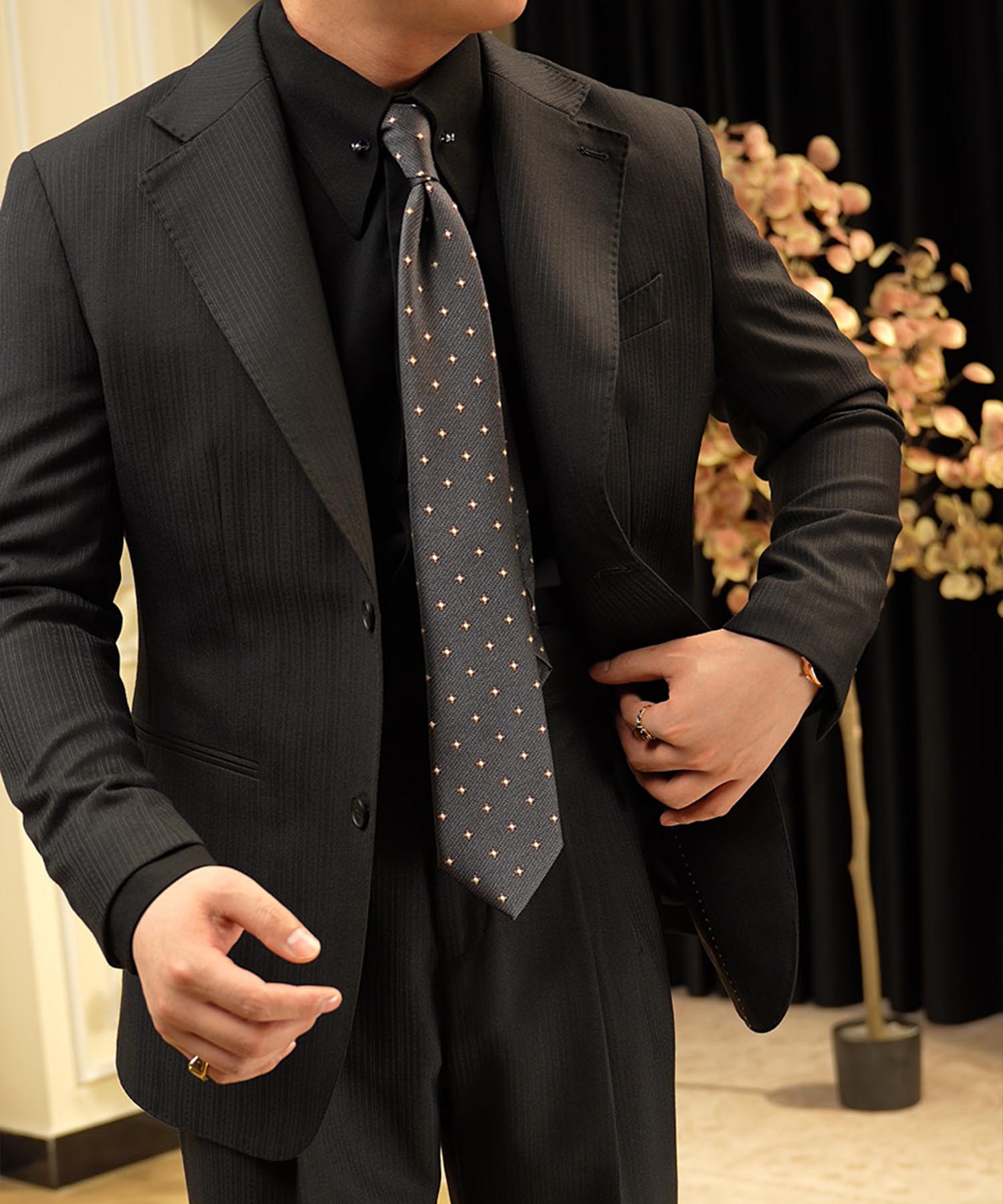 【NEW ITEM】スリムフィット シングルブレスト ノッチドラペル パッチポケット クラシック スタンダード 機能性抜群 シワになりにくい エレガント セットアップ