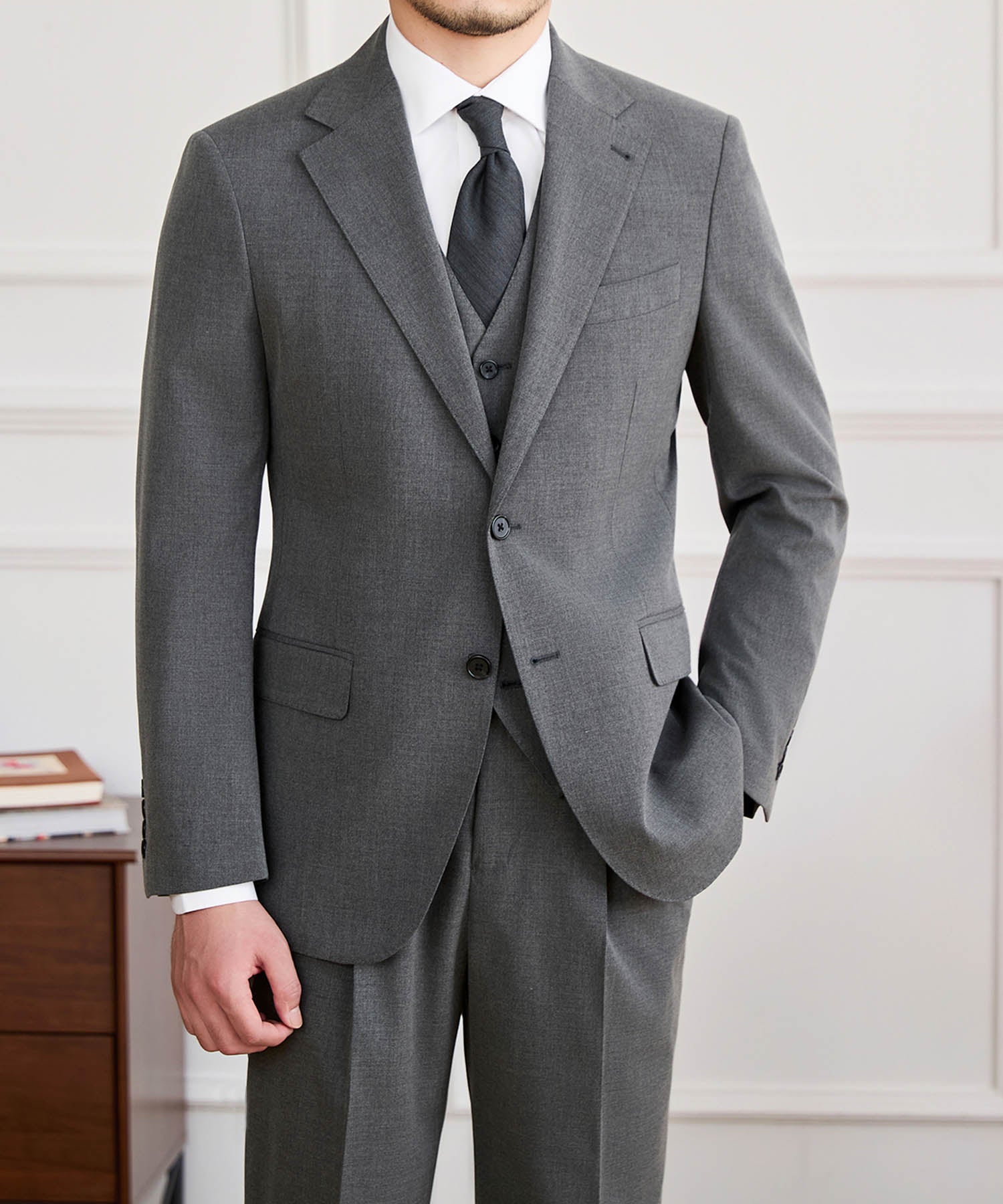 【NEW ITEM】スリムフィット シングルブレスト ノッチドラペル ベーシック スタンダード 機能性抜群 シワになりにくい エレガント スリーピース セットアップ