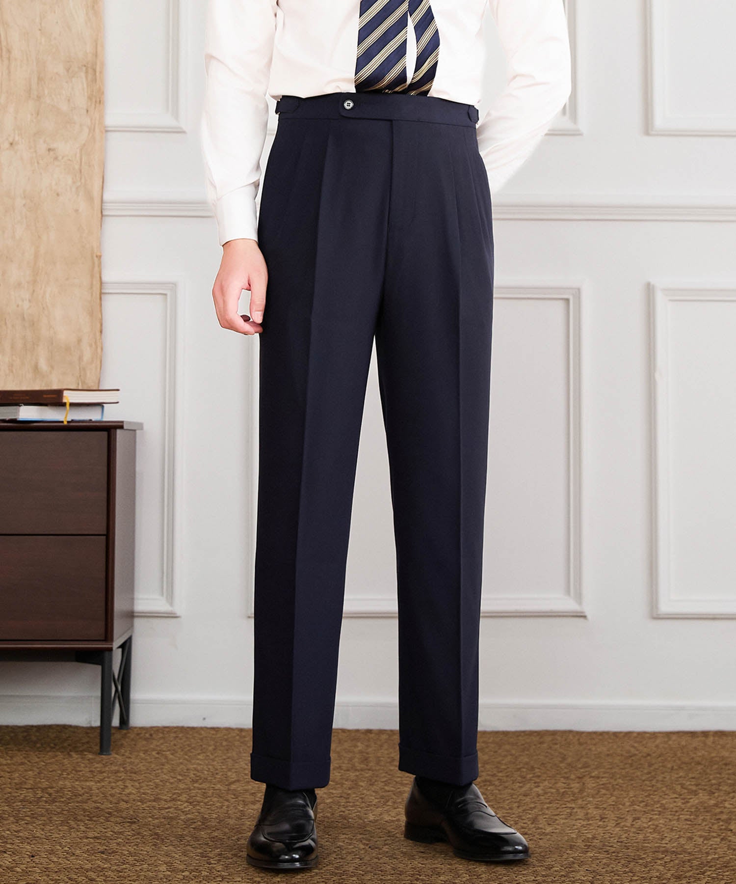 【NEW ITEM】スリムフィット 1つボタン ウエストサイドベルト サイズ調整可能 ウール 異素材 クラシック ツータック クリース シワになりにくい ダブル トラウザー パンツ スラックス ズボン