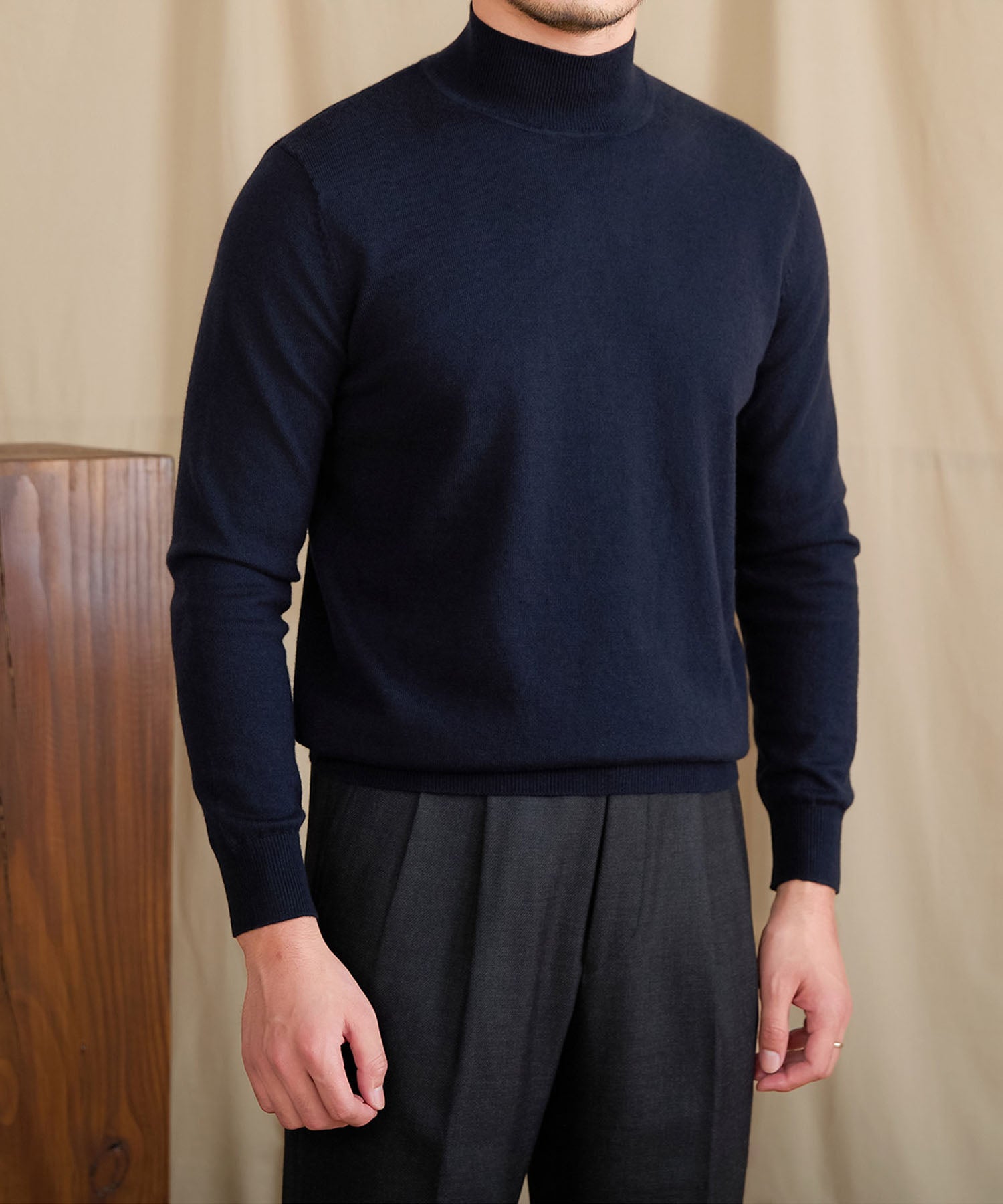 【NEW ITEM】スリムフィット リブ ニット ウール 天然素材 ベーシック 機能性抜群 シワになりにくい モックネック ハイネック ロングスリーブ ニット セーター