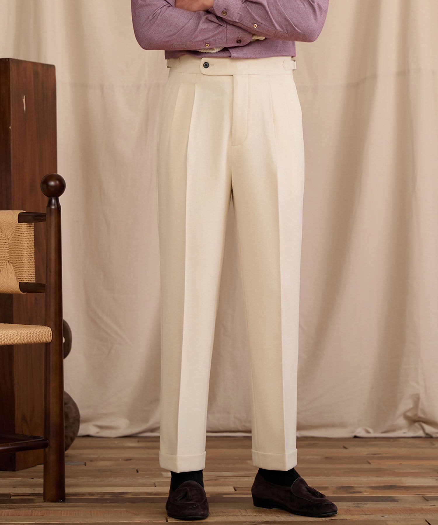 【NEW ITEM】レギュラーフィット 1つボタン 綿 ウール 天然素材 ウエストサイドベルト サイズ調整可能 ツータック クリース シワになりにくい クラシック スタンダード ダブル トラウザー パンツ スラックス ズボン