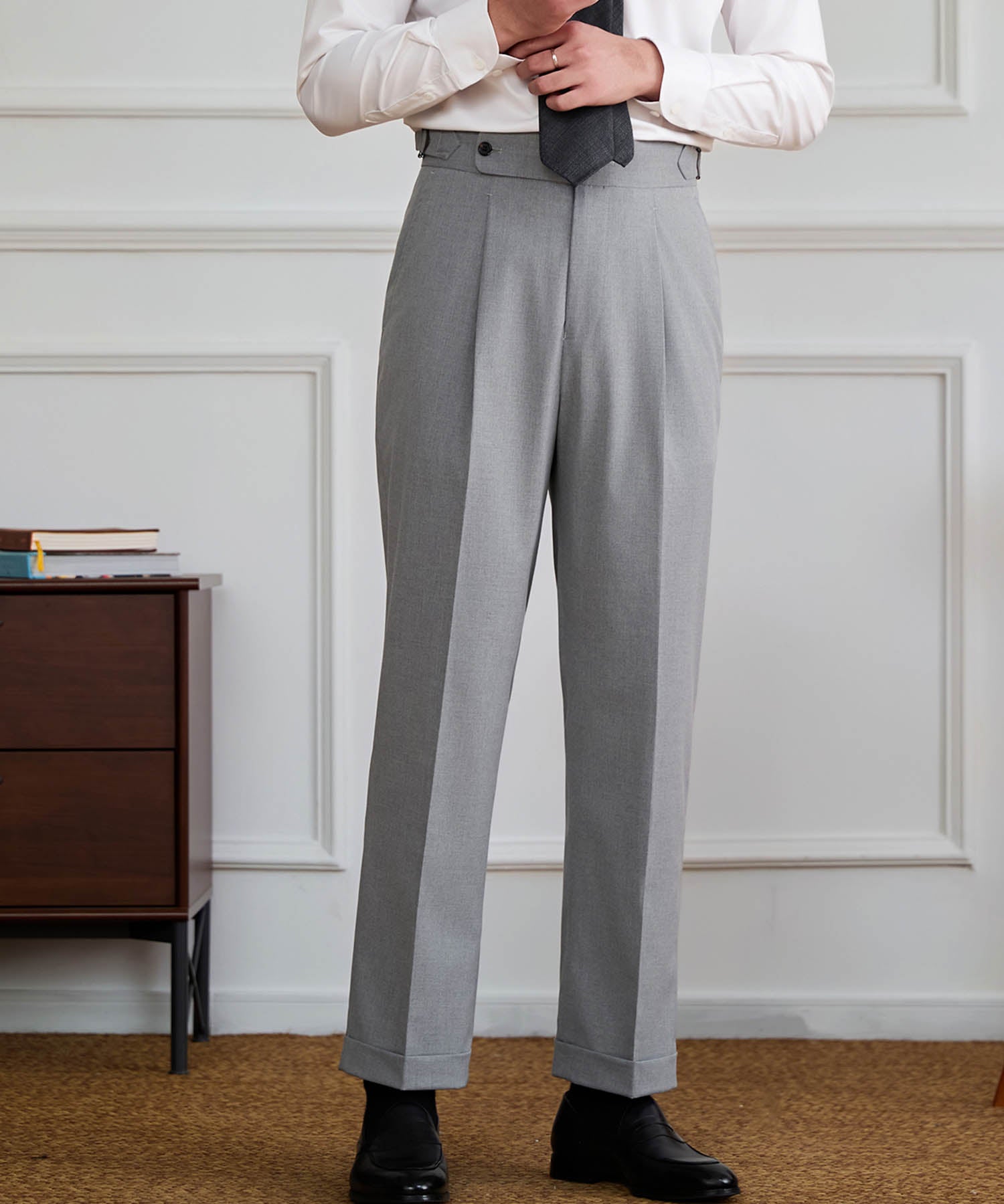 【NEW ITEM】スリムフィット 1つボタン ウエストサイドベルト ベルトレス サイズ調整可能 タック クリース シワになりにくい ダブル トラウザー パンツ スラックス ズボン