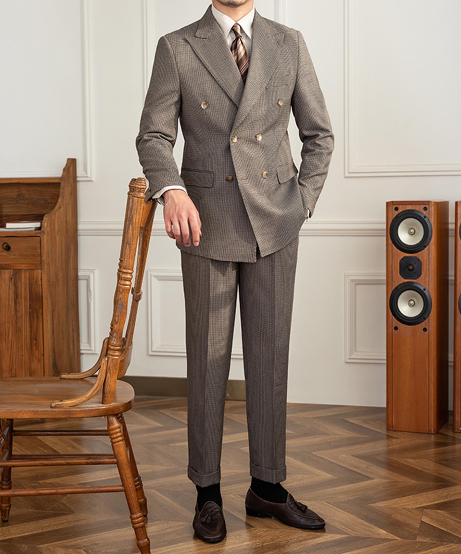 【ドラマ着用】スリムフィット ダブルブレスト 6つボタン 千鳥格子 綿 フラップポケット 胸ポケット 機能性抜群 シワになりにくい ピークドラペル エレガント テーラード セットアップ