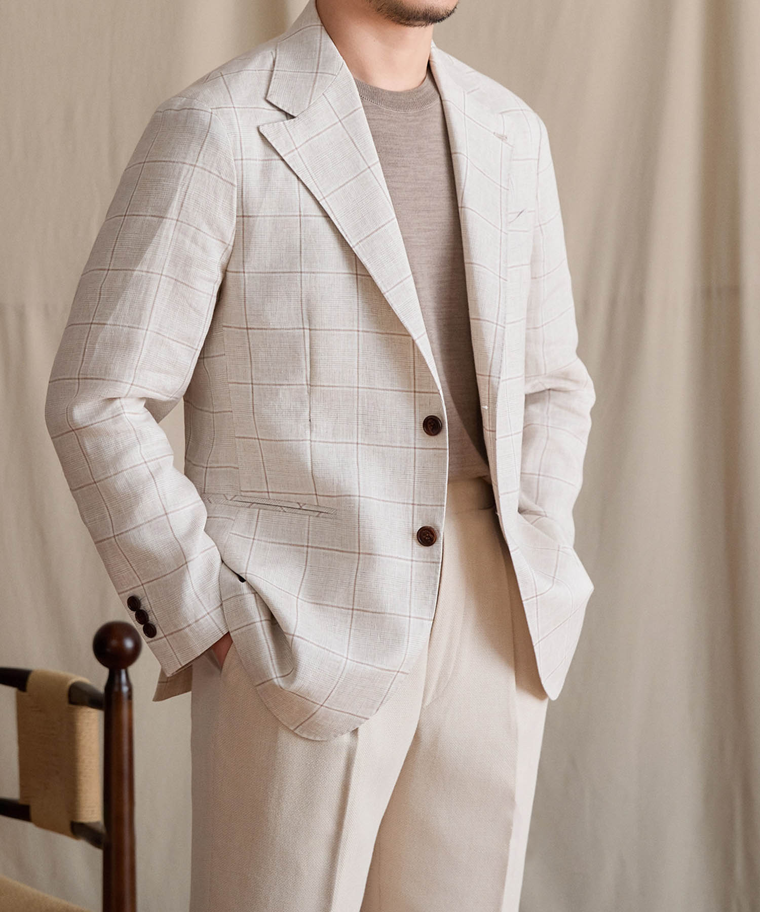 【NEW ITEM】スリムフィット シングルブレスト 2つボタン リネン 天然素材 チェック 柄 ピークドラペル 玉縁ポケット スタンダード 機能性抜群 シワになりにくい エレガント テーラード ジャケット