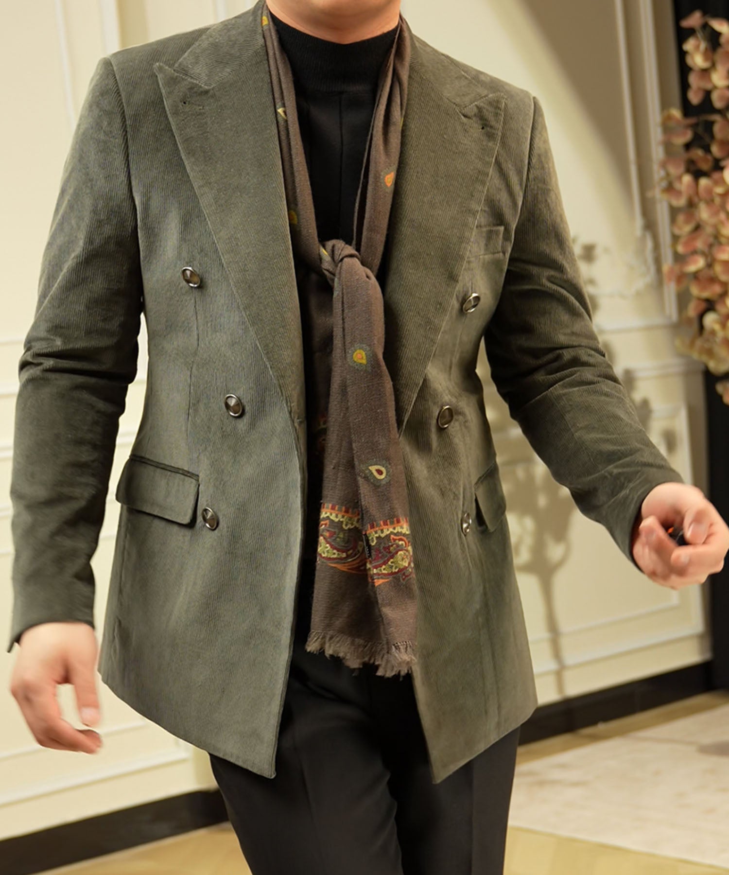 【NEW ITEM】スリムフィット ダブルブレスト 6つボタン 無地 綿 異素材 フラップポケット コーデュロイ 機能性抜群 シワになりにくい ピークドラペル テーラード ジャケット