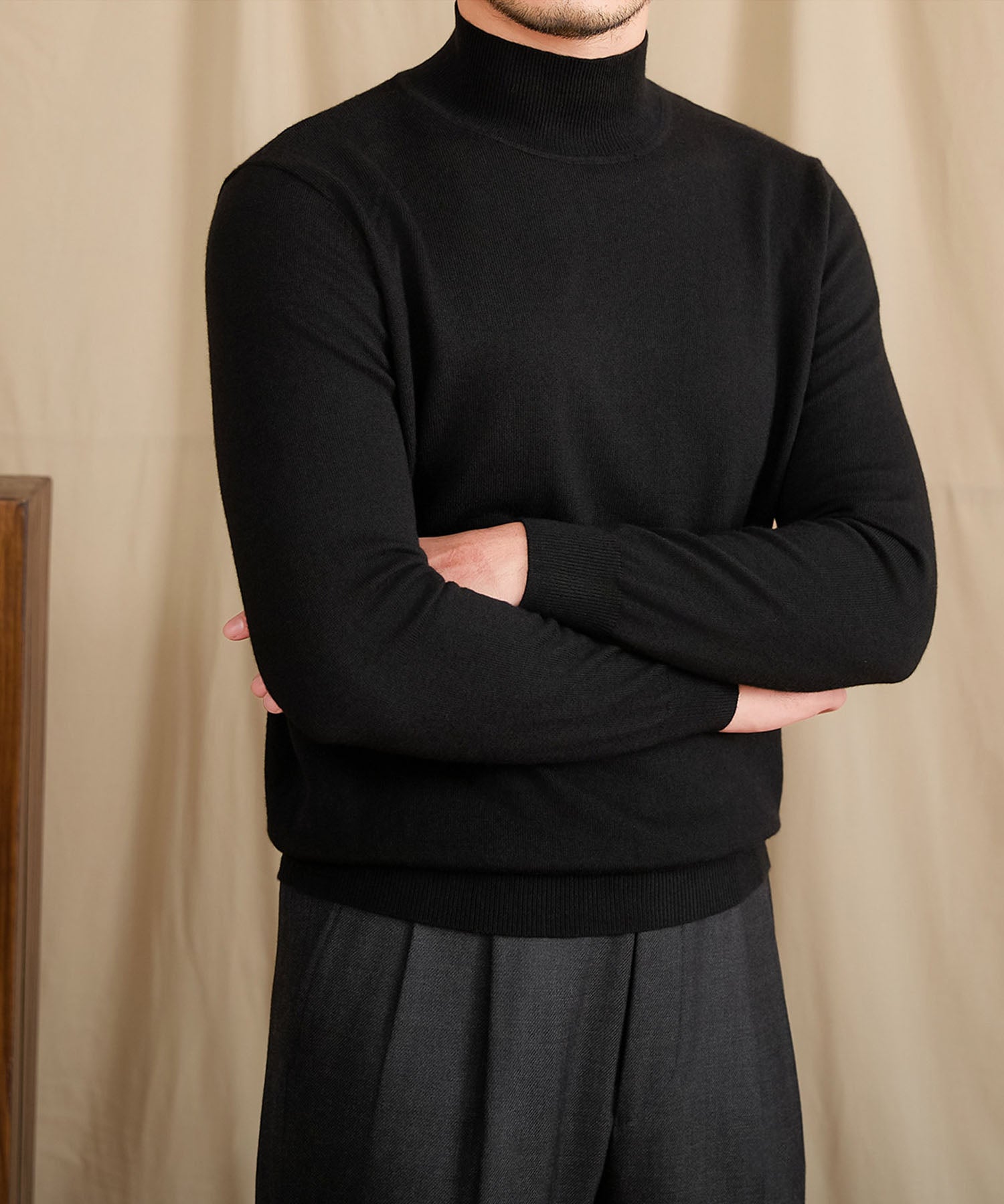 【NEW ITEM】スリムフィット リブ ニット ウール 天然素材 ベーシック 機能性抜群 シワになりにくい モックネック ハイネック ロングスリーブ ニット セーター