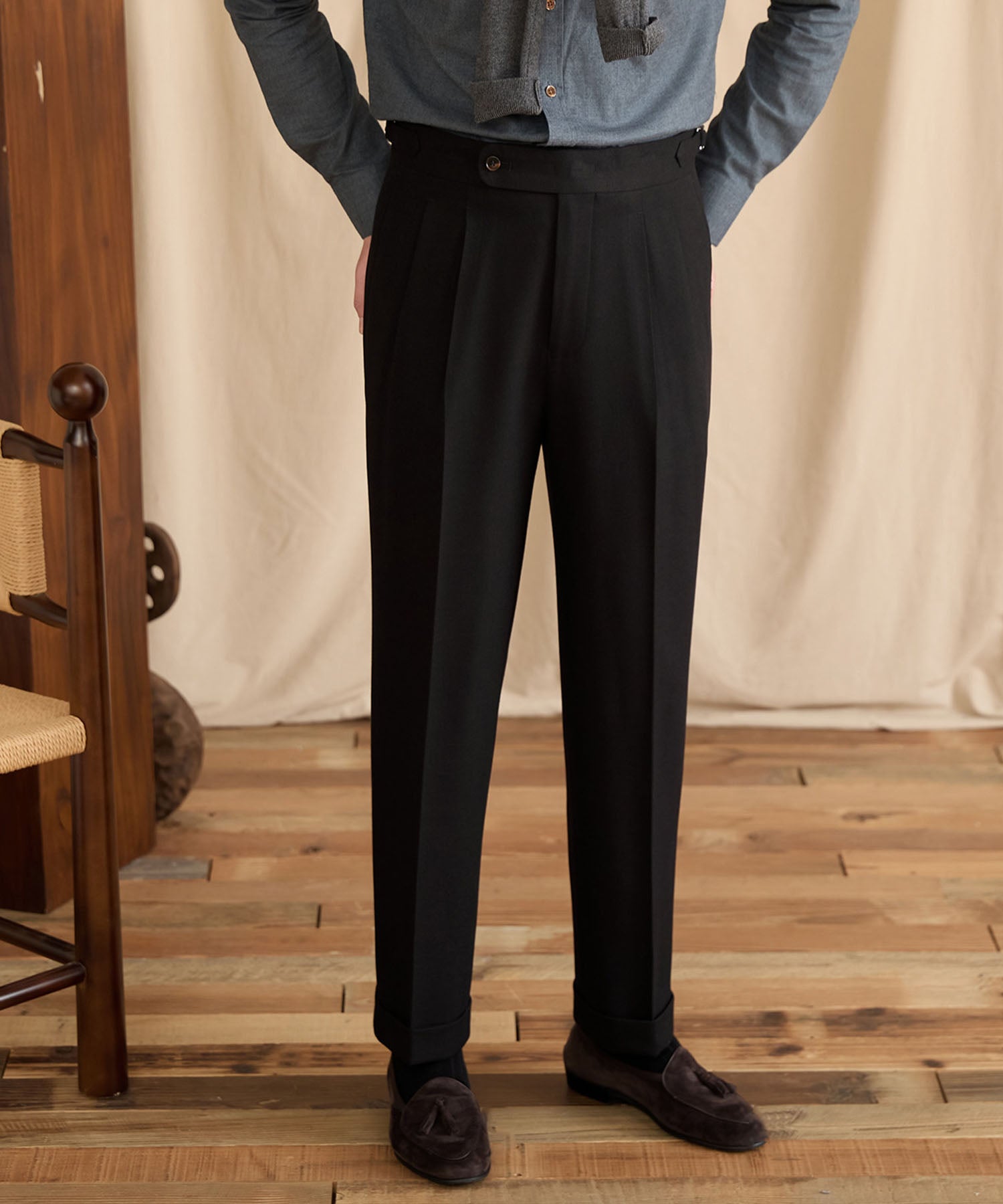【NEW ITEM】レギュラーフィット 1つボタン 綿 ウール 天然素材 ウエストサイドベルト サイズ調整可能 ツータック クリース シワになりにくい クラシック スタンダード ダブル トラウザー パンツ スラックス ズボン