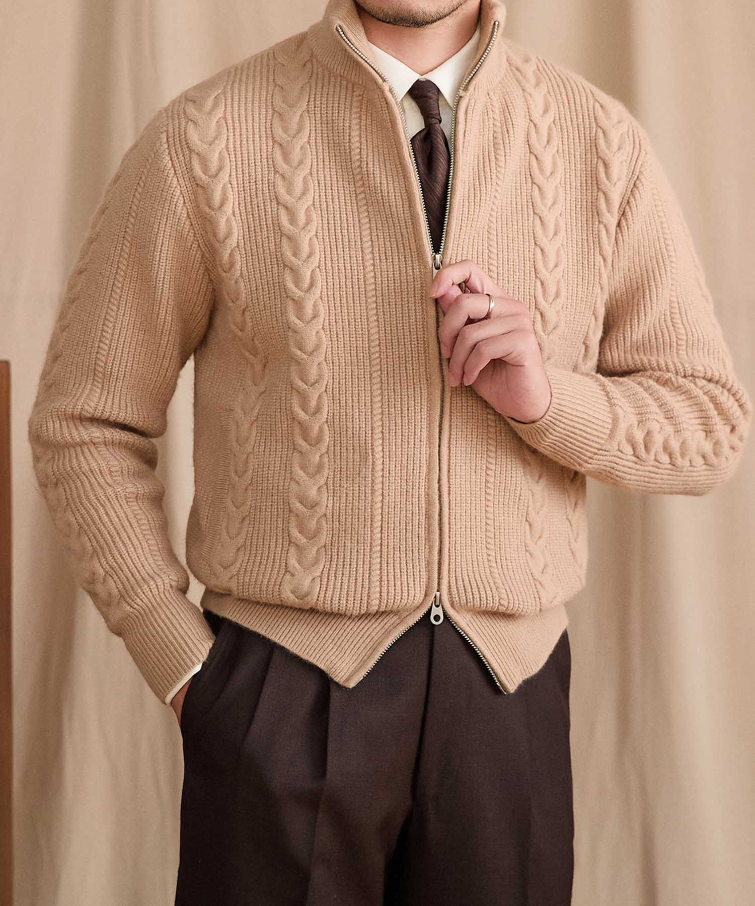 【COMING SOON】スリムフィット 2WAY 機能性抜群 オープン ジップ ケーブル編み シワになりにくい 清潔感 トップス リブ ニット セーター