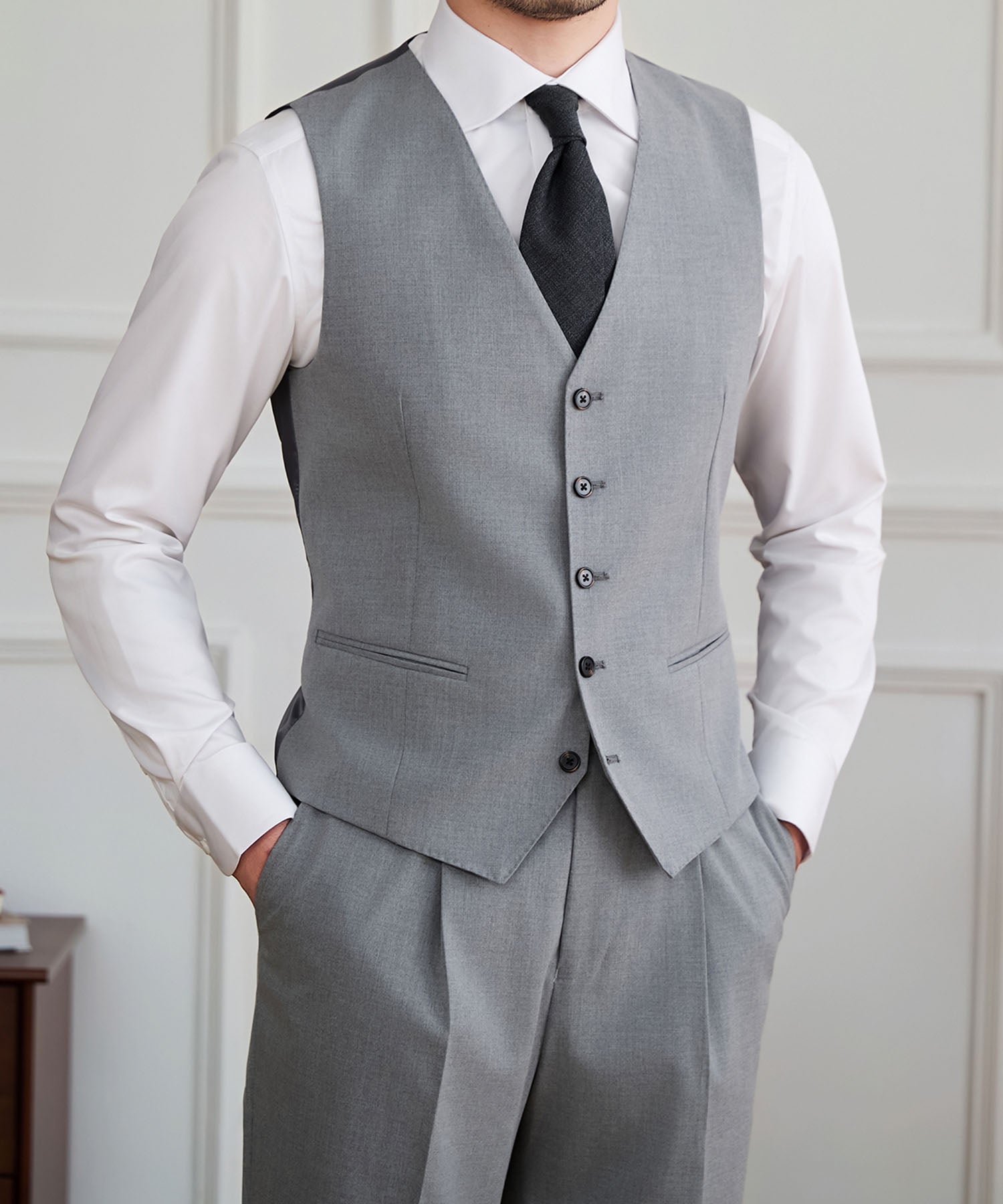 【NEW ITEM】スリムフィット シングルブレスト ノッチドラペル ベーシック スタンダード 機能性抜群 シワになりにくい エレガント スリーピース セットアップ