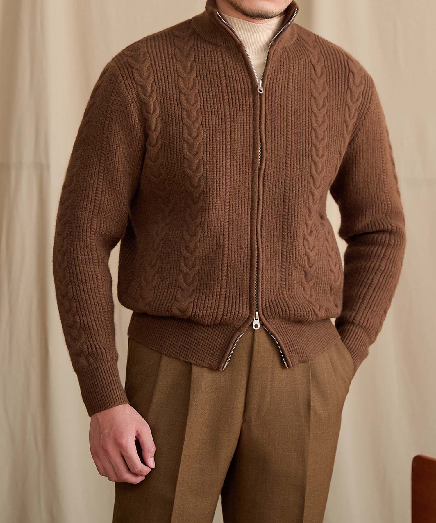 【COMING SOON】スリムフィット 2WAY 機能性抜群 オープン ジップ ケーブル編み シワになりにくい 清潔感 トップス リブ ニット セーター