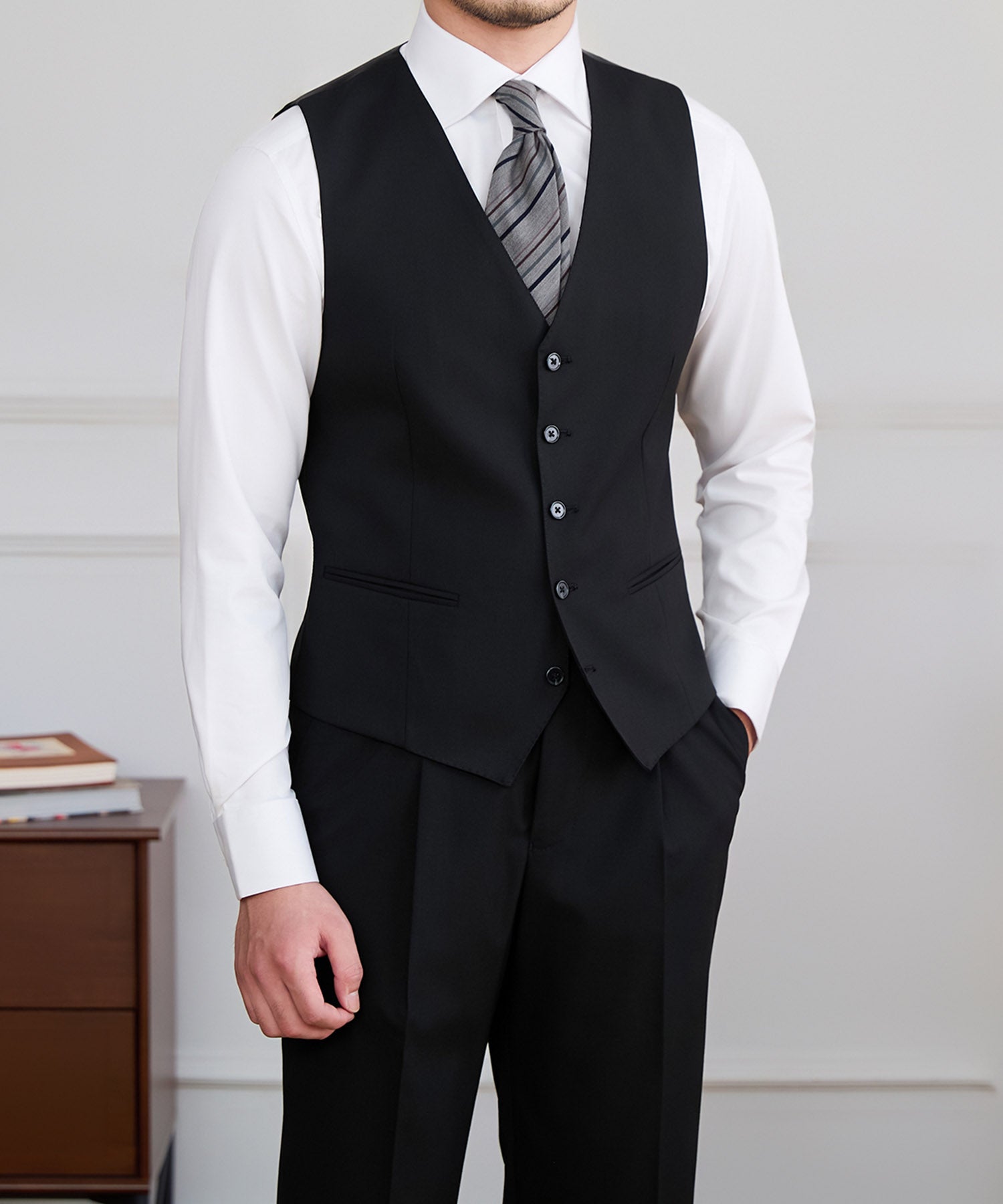 【NEW ITEM】スリムフィット シングルブレスト 5つボタン 玉縁ポケット 機能性抜群 シワになりにくい クラシック スタンダード ジレ ベスト