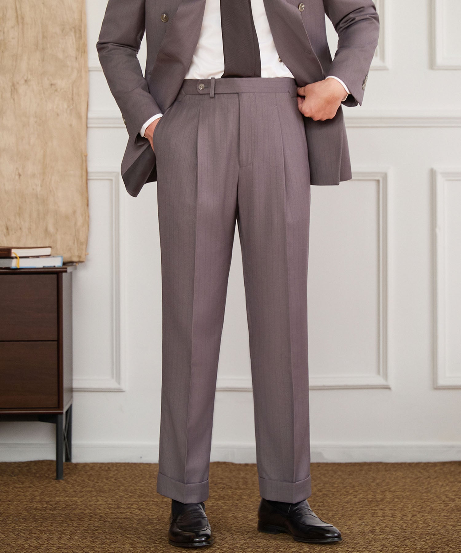 【NEW ITEM】スリムフィット ダブルブレスト 6つボタン ピークドラペル 玉縁ポケット チェンジポケット ピンストライプ クラシック スタンダード 機能性抜群 シワになりにくい エレガント セットアップ