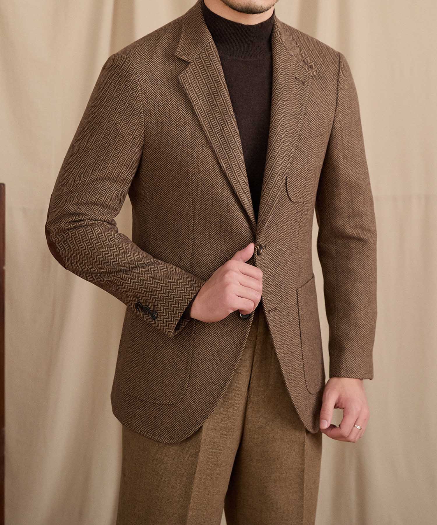 【NEW ITEM】スリムフィット シングルブレスト 2つボタン ウール 天然素材 ノッチドラペル フラップポケット ヘリンボーン 柄 クラシック スタンダード 機能性抜群 シワになりにくい エレガント テーラード ジャケット