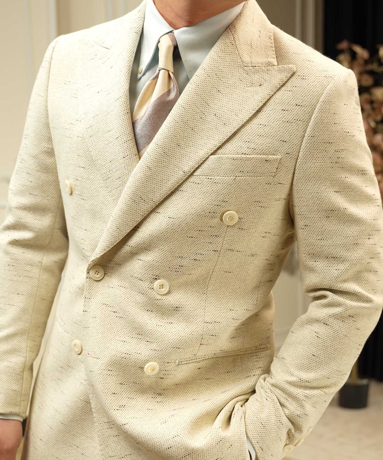 【NEW ITEM】スリムフィット ダブルブレスト 6つボタン 麻 異素材 柄 ワイドカラー 玉縁ポケット 機能性抜群 シワになりにくい ピークドラペル テーラード ジャケット