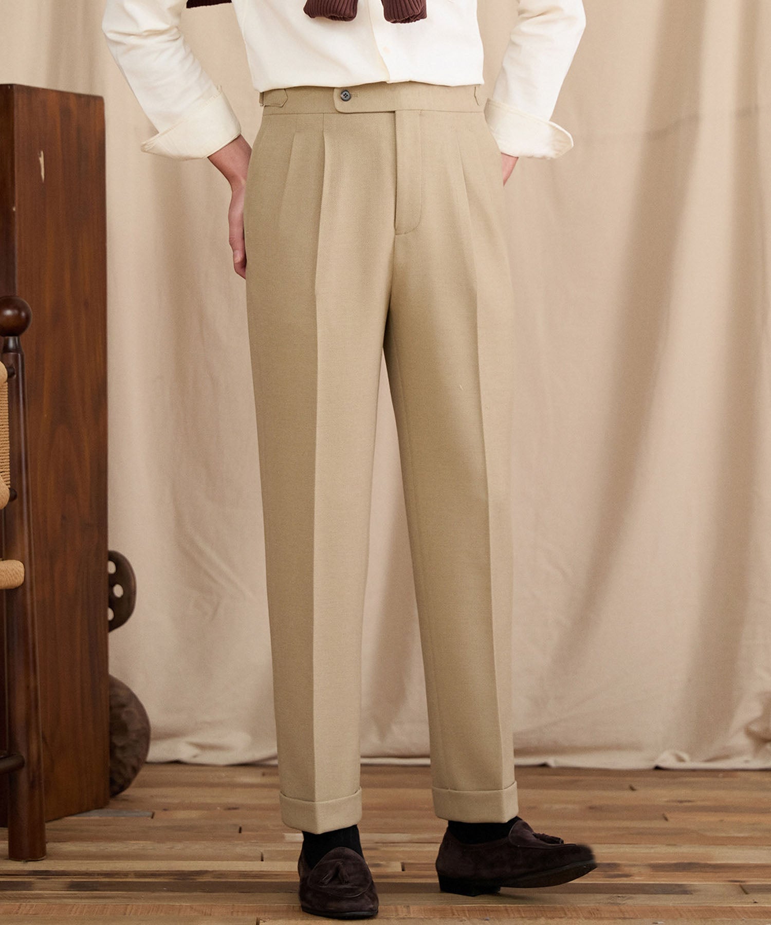 【NEW ITEM】レギュラーフィット 1つボタン 綿 ウール 天然素材 ウエストサイドベルト サイズ調整可能 ツータック クリース シワになりにくい クラシック スタンダード ダブル トラウザー パンツ スラックス ズボン