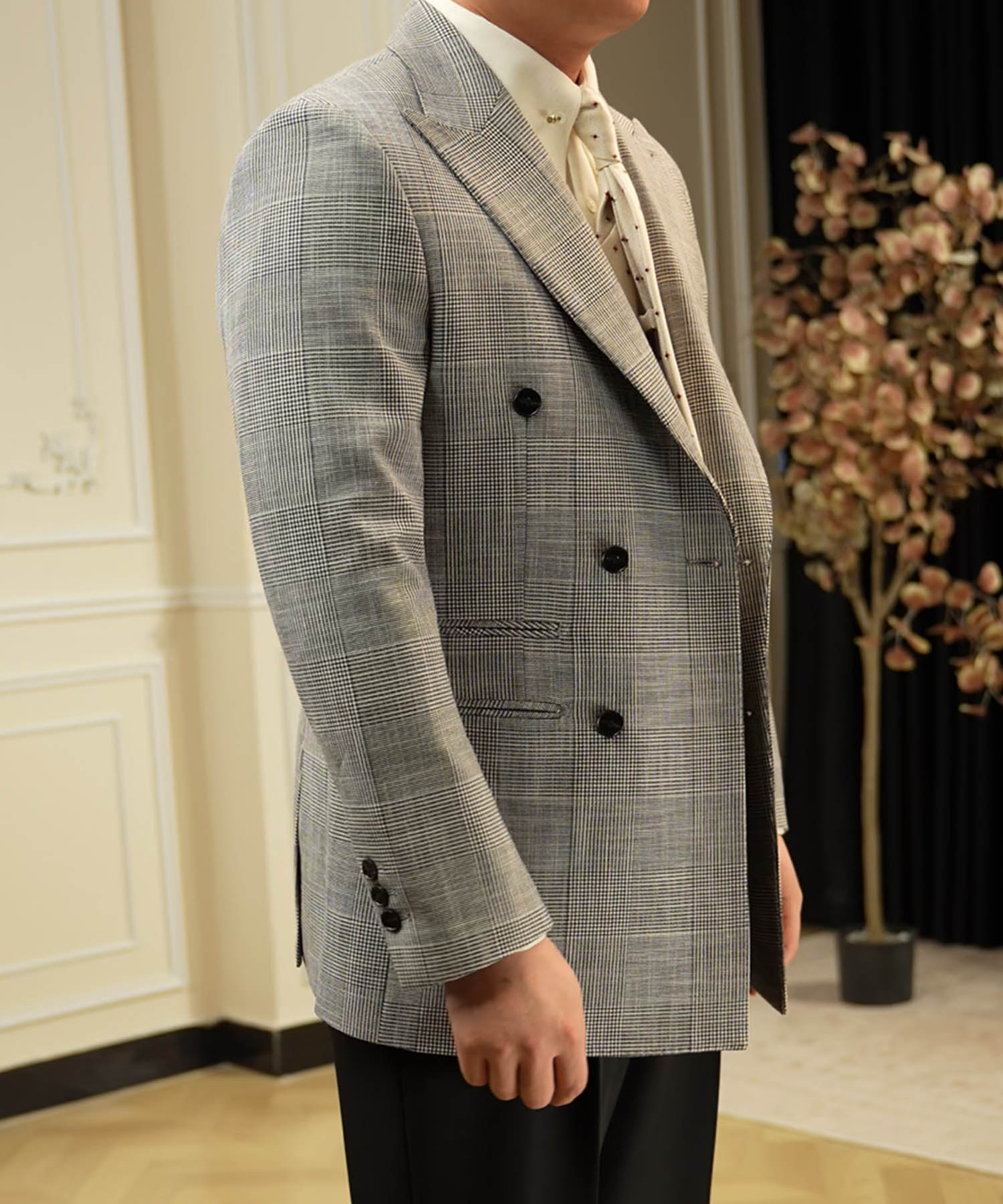 【NEW ITEM】スリムフィット ダブルブレスト 6つボタン グレンチェック 柄 ワイドカラー 玉縁ポケット 機能性抜群 シワになりにくい ピークドラペル テーラード ジャケット