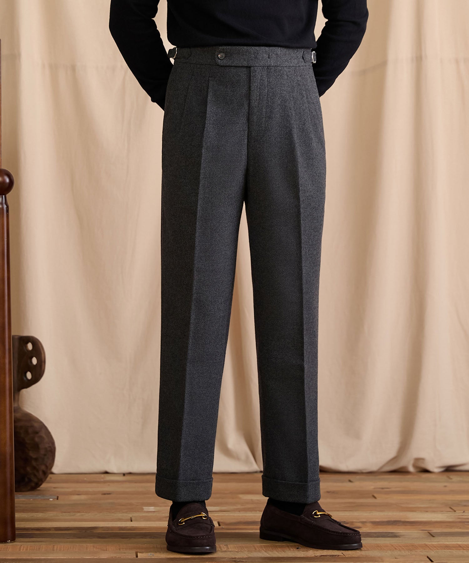 【COMING SOON】スリムフィット 1つボタン ウエストサイドベルト サイズ調整可能 ウール 保温性抜群 ツータック クリース シワになりにくい ダブル トラウザー パンツ スラックス ズボン