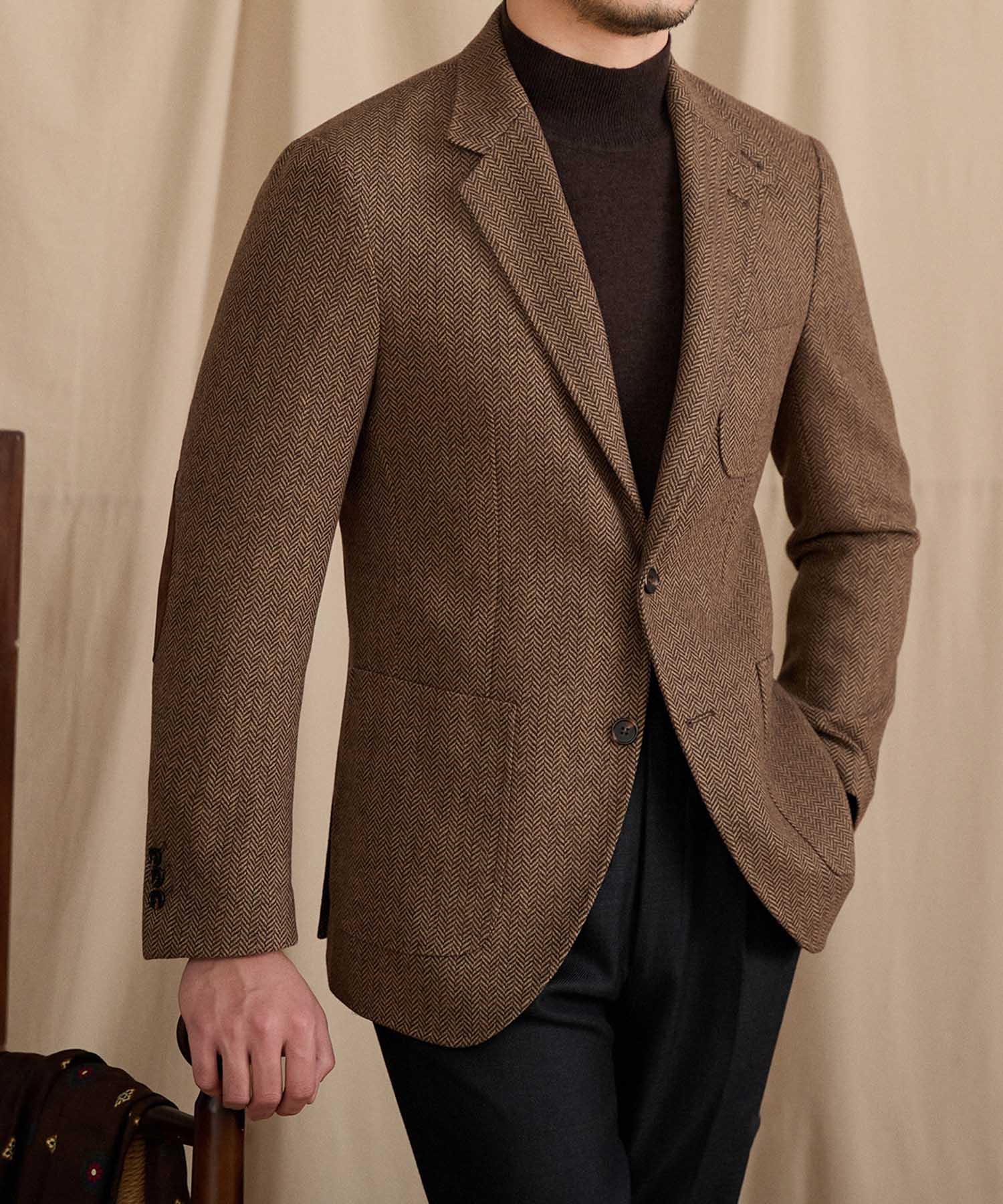 【NEW ITEM】スリムフィット シングルブレスト 2つボタン ウール 天然素材 ノッチドラペル フラップポケット ヘリンボーン 柄 クラシック スタンダード 機能性抜群 シワになりにくい エレガント テーラード ジャケット
