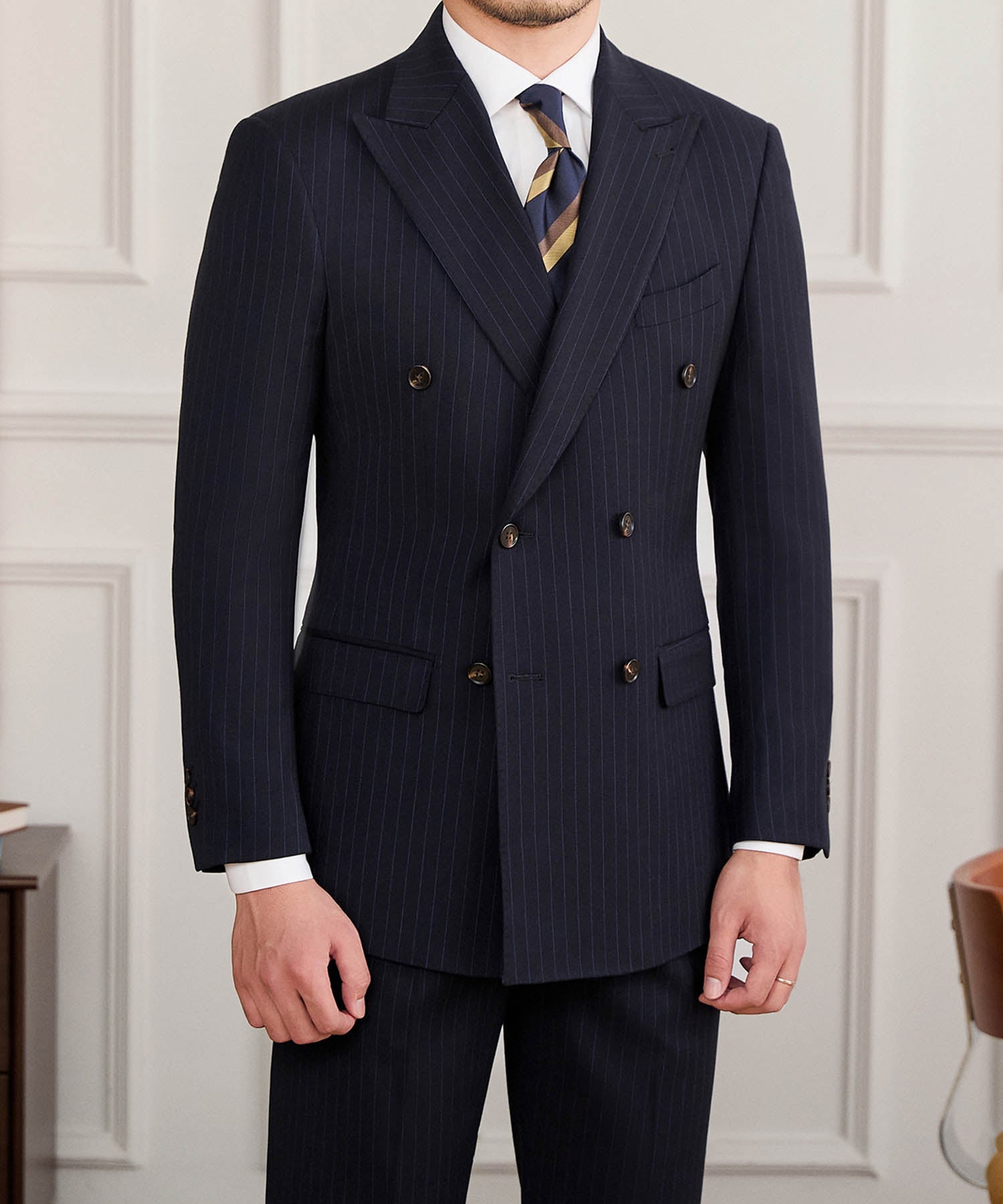 【NEW ITEM】スリムフィット ダブルブレスト 6つボタン ピークドラペル フラップポケット ピンストライプ クラシック スタンダード 機能性抜群 シワになりにくい エレガント セットアップ