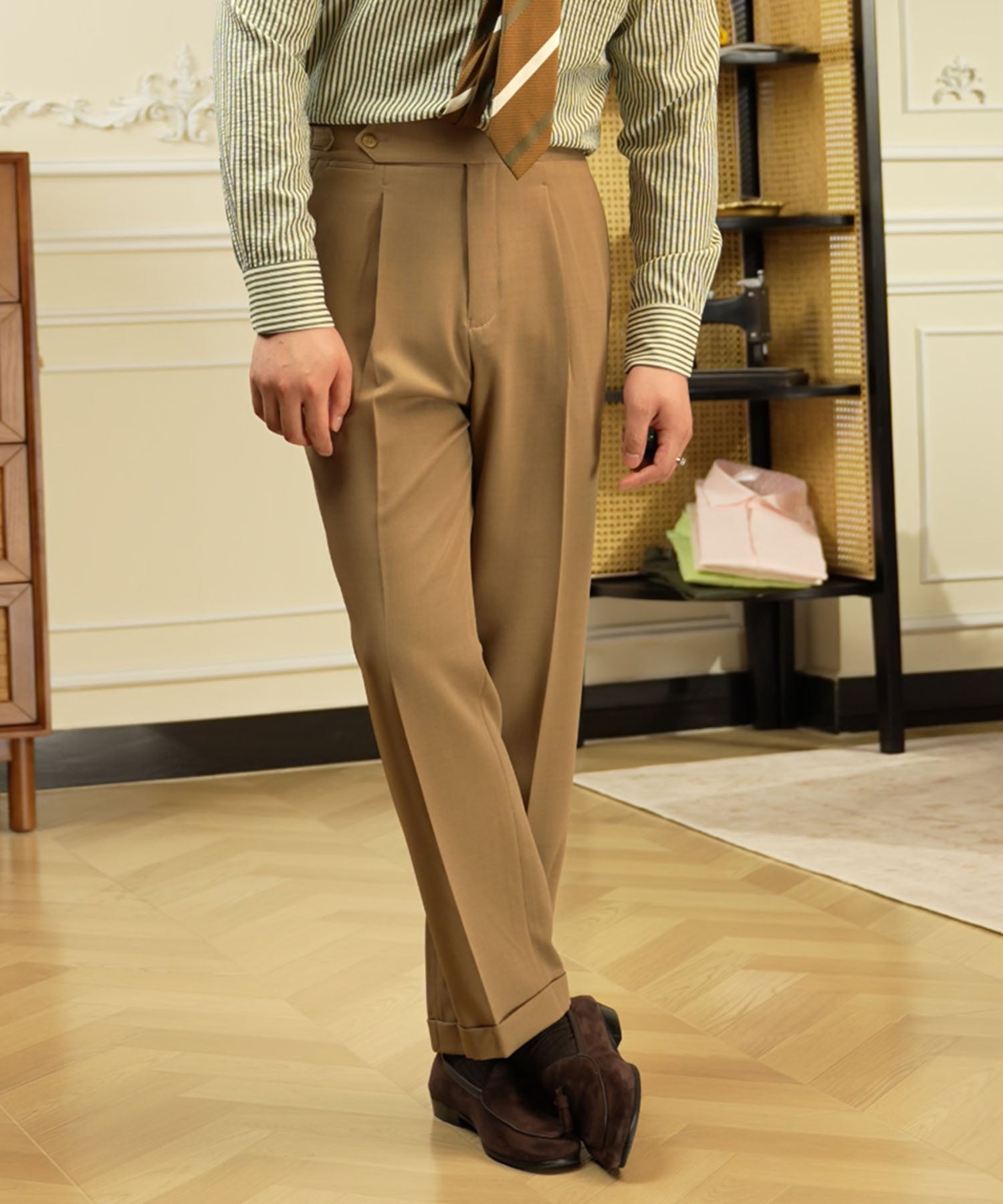 スリムフィット 1つボタン ウエストサイドベルト アジャスター サイズ調整可能 タック クリース シワになりにくい クラシック エレガンス ダブル トラウザー パンツ スラックス ズボン