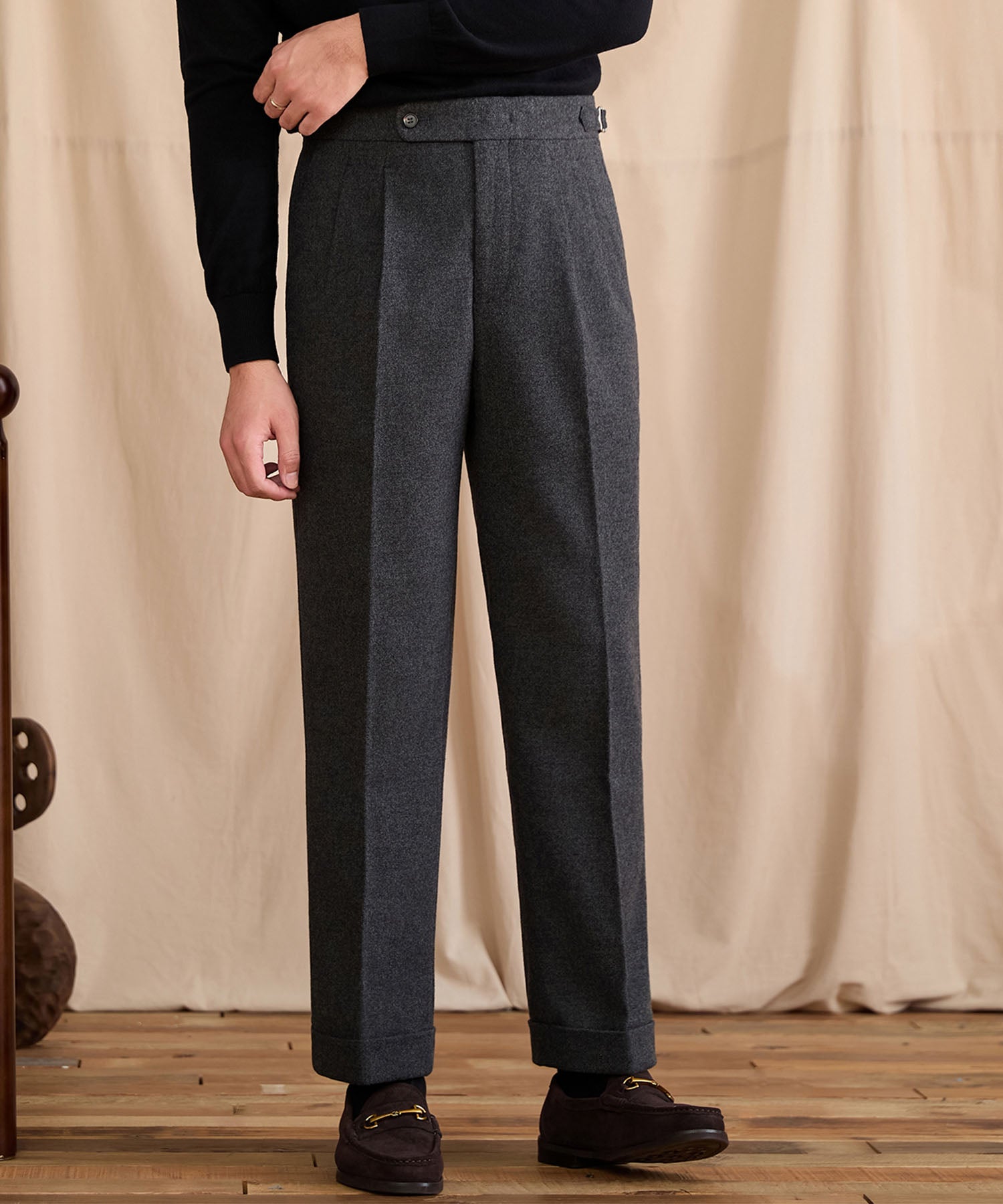 【COMING SOON】スリムフィット 1つボタン ウエストサイドベルト サイズ調整可能 ウール 保温性抜群 ツータック クリース シワになりにくい ダブル トラウザー パンツ スラックス ズボン