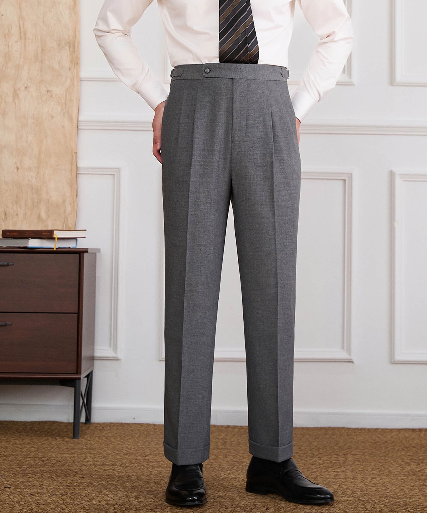 【NEW ITEM】スリムフィット 1つボタン ウエストサイドベルト サイズ調整可能 ウール 異素材 クラシック ツータック クリース シワになりにくい ダブル トラウザー パンツ スラックス ズボン