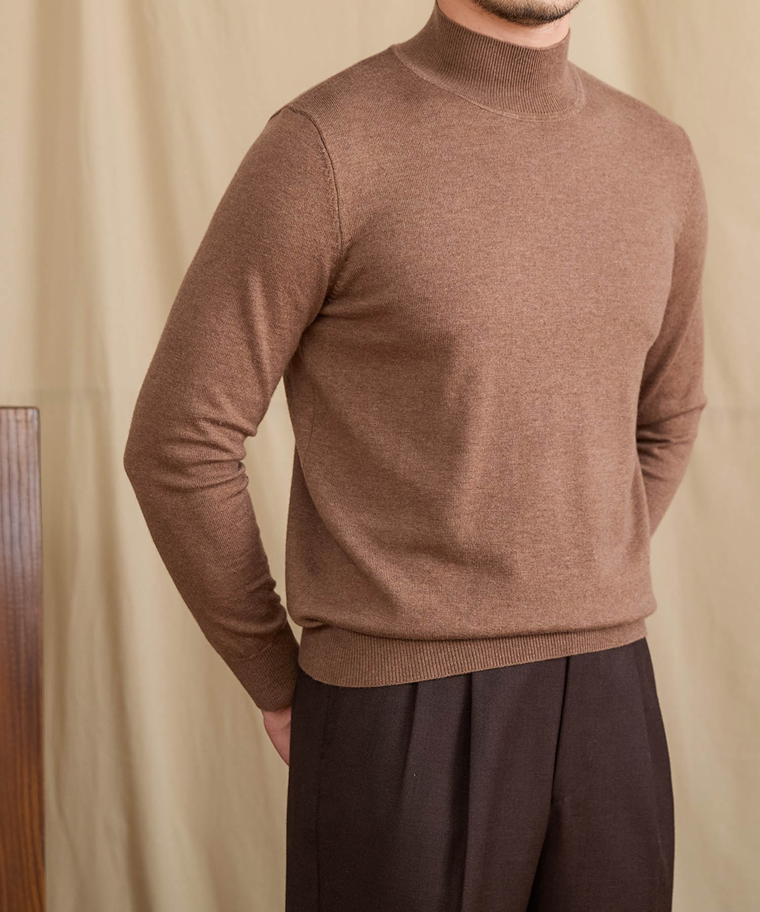 【NEW ITEM】スリムフィット リブ ニット ウール 天然素材 ベーシック 機能性抜群 シワになりにくい モックネック ハイネック ロングスリーブ ニット セーター