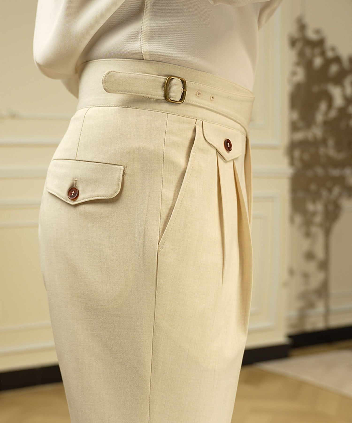スリムフィット 1つボタン ウエストサイドベルト アジャスター サイズ調整可能 ツータック クリース シワになりにくい エレガント シルエット ダブル トラウザー パンツ スラックス ズボン