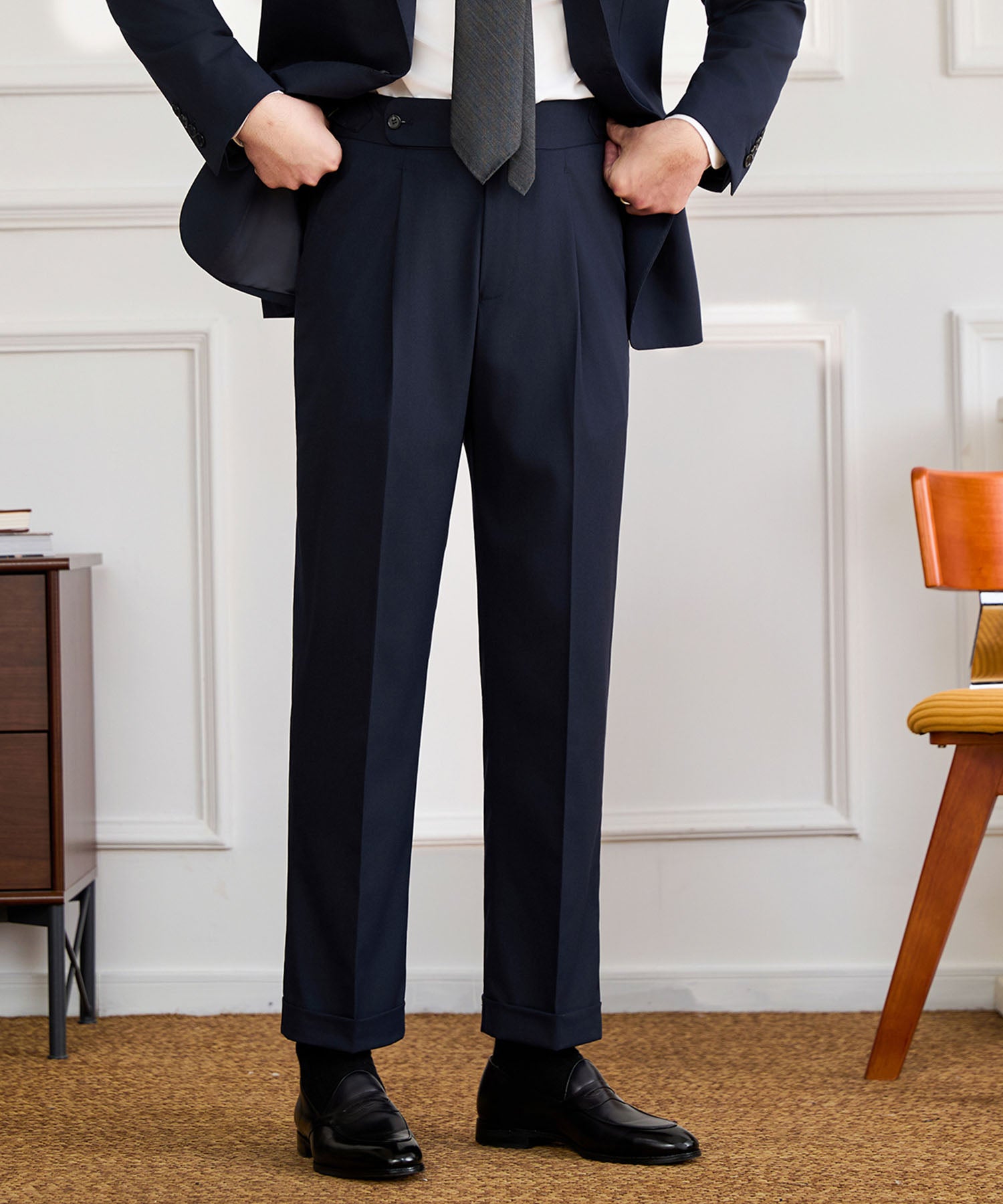 【NEW ITEM】スリムフィット 1つボタン ウエストサイドベルト ベルトレス サイズ調整可能 タック クリース シワになりにくい ダブル トラウザー パンツ スラックス ズボン