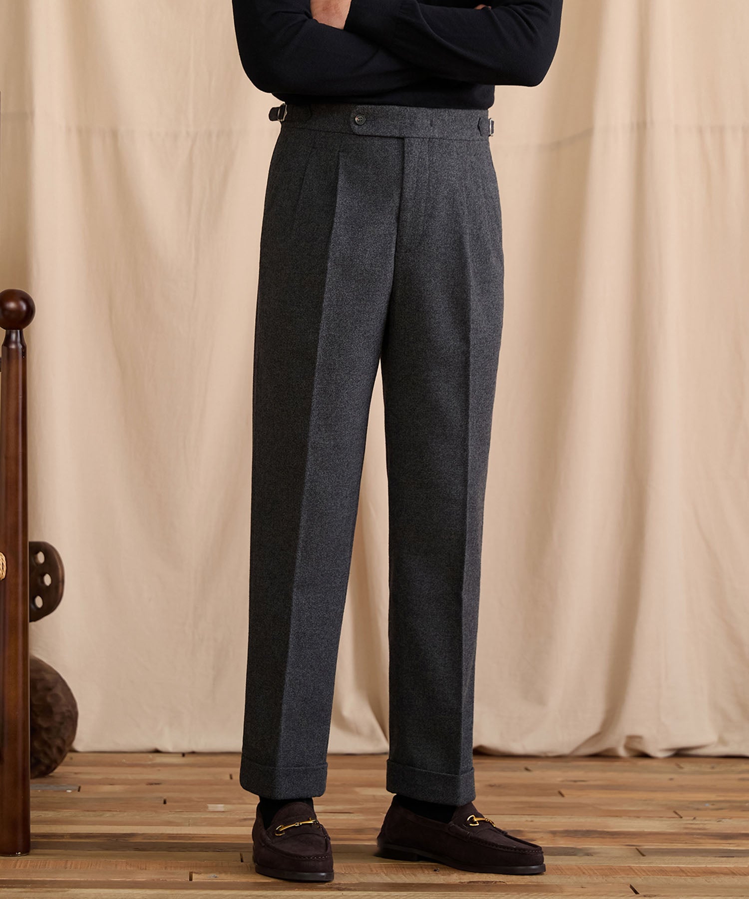 【COMING SOON】スリムフィット 1つボタン ウエストサイドベルト サイズ調整可能 ウール 保温性抜群 ツータック クリース シワになりにくい ダブル トラウザー パンツ スラックス ズボン