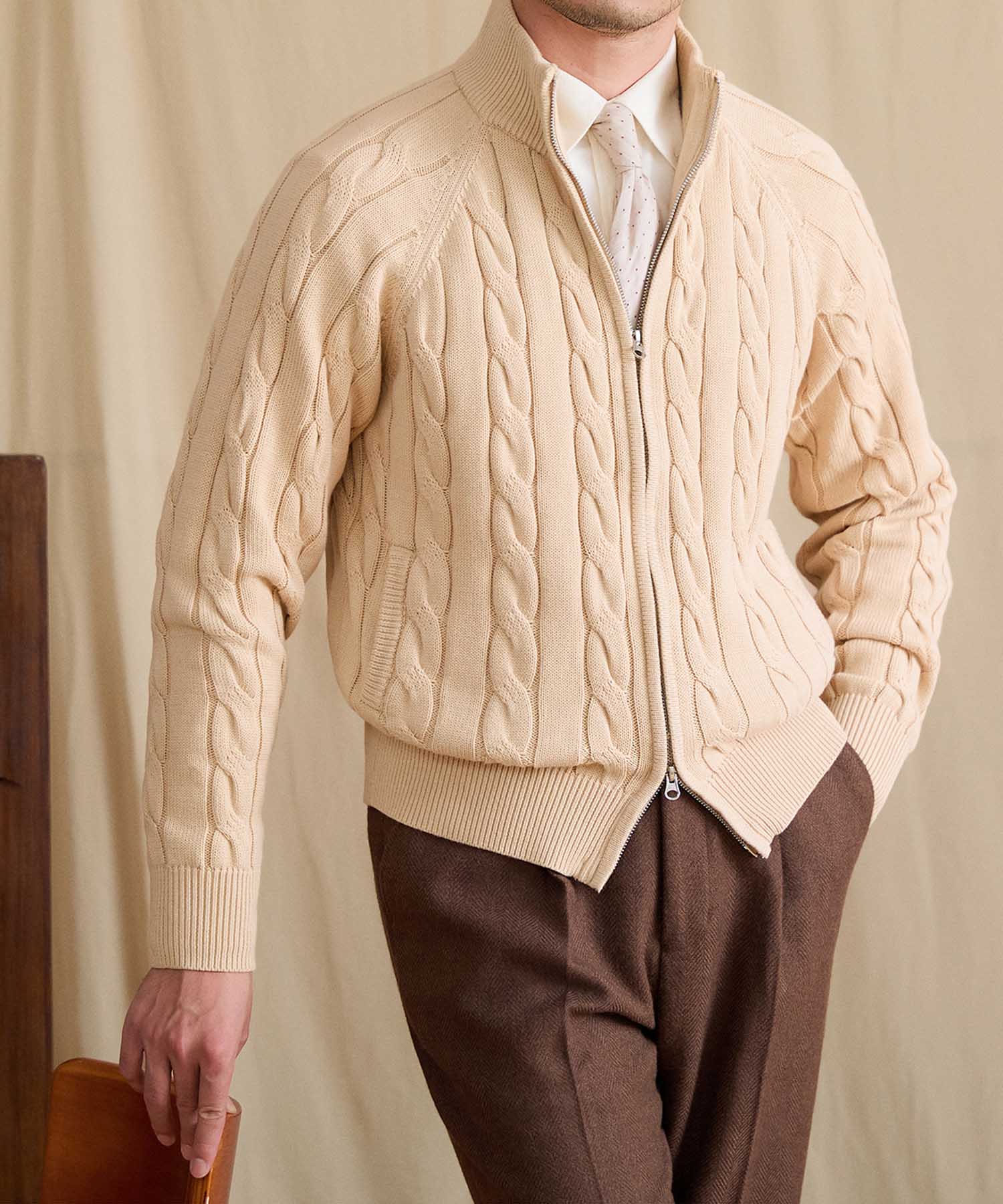【NEW ITEM】スリムフィット 2WAY 機能性抜群 綿 天然素材 オープン ジップ ケーブル編み シワになりにくい 清潔感 トップス リブ ニット セーター