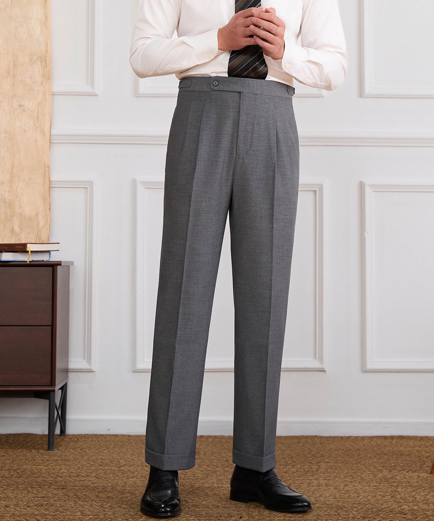 【NEW ITEM】スリムフィット 1つボタン ウエストサイドベルト サイズ調整可能 ウール 異素材 クラシック ツータック クリース シワになりにくい ダブル トラウザー パンツ スラックス ズボン