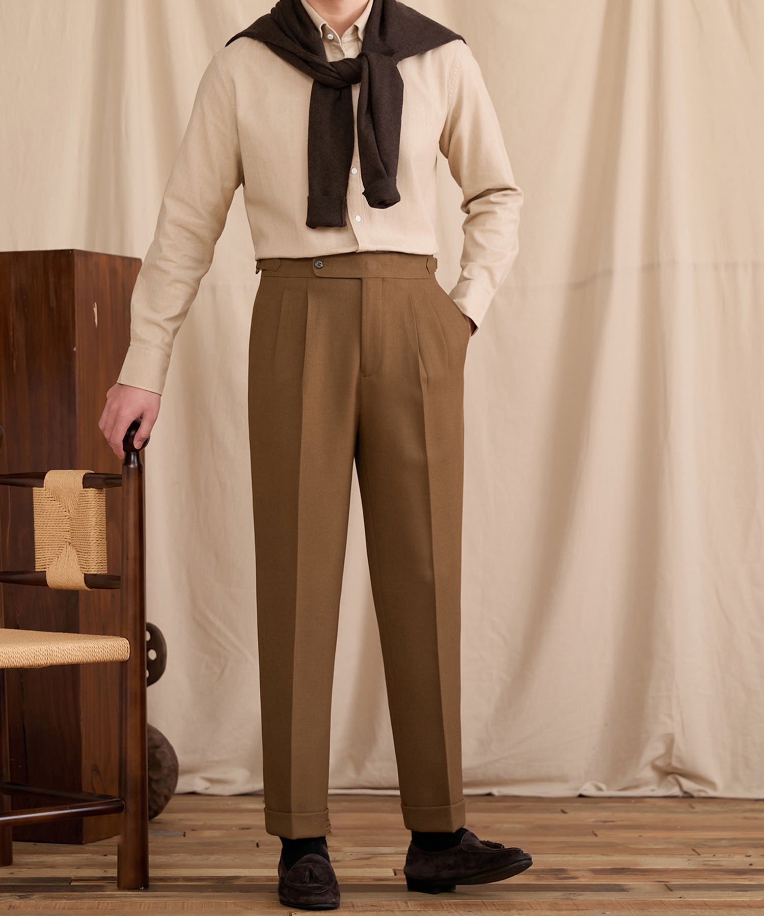 【NEW ITEM】レギュラーフィット 1つボタン 綿 ウール 天然素材 ウエストサイドベルト サイズ調整可能 ツータック クリース シワになりにくい クラシック スタンダード ダブル トラウザー パンツ スラックス ズボン
