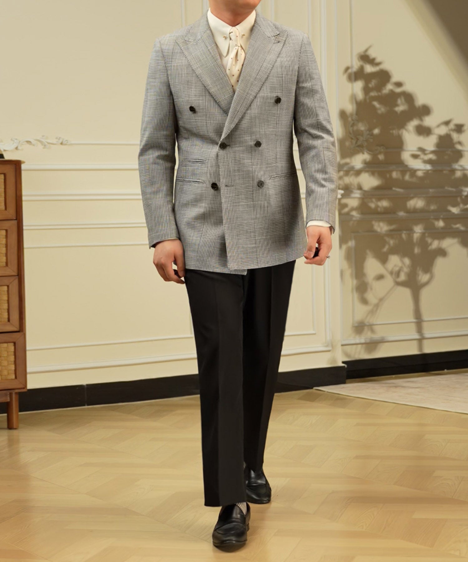 【NEW ITEM】スリムフィット ダブルブレスト 6つボタン グレンチェック 柄 ワイドカラー 玉縁ポケット 機能性抜群 シワになりにくい ピークドラペル テーラード ジャケット