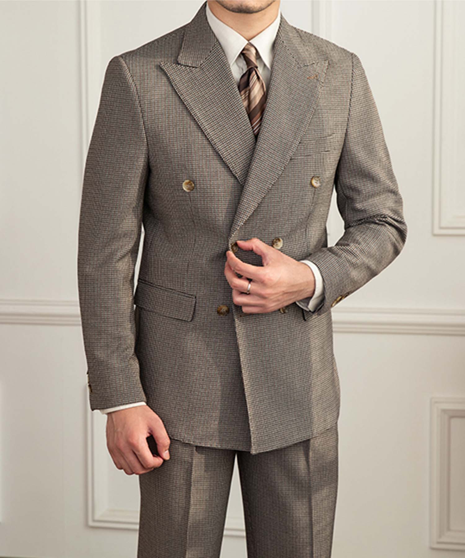 【ドラマ着用】スリムフィット ダブルブレスト 6つボタン 千鳥格子 綿 フラップポケット 胸ポケット 機能性抜群 シワになりにくい ピークドラペル エレガント テーラード セットアップ